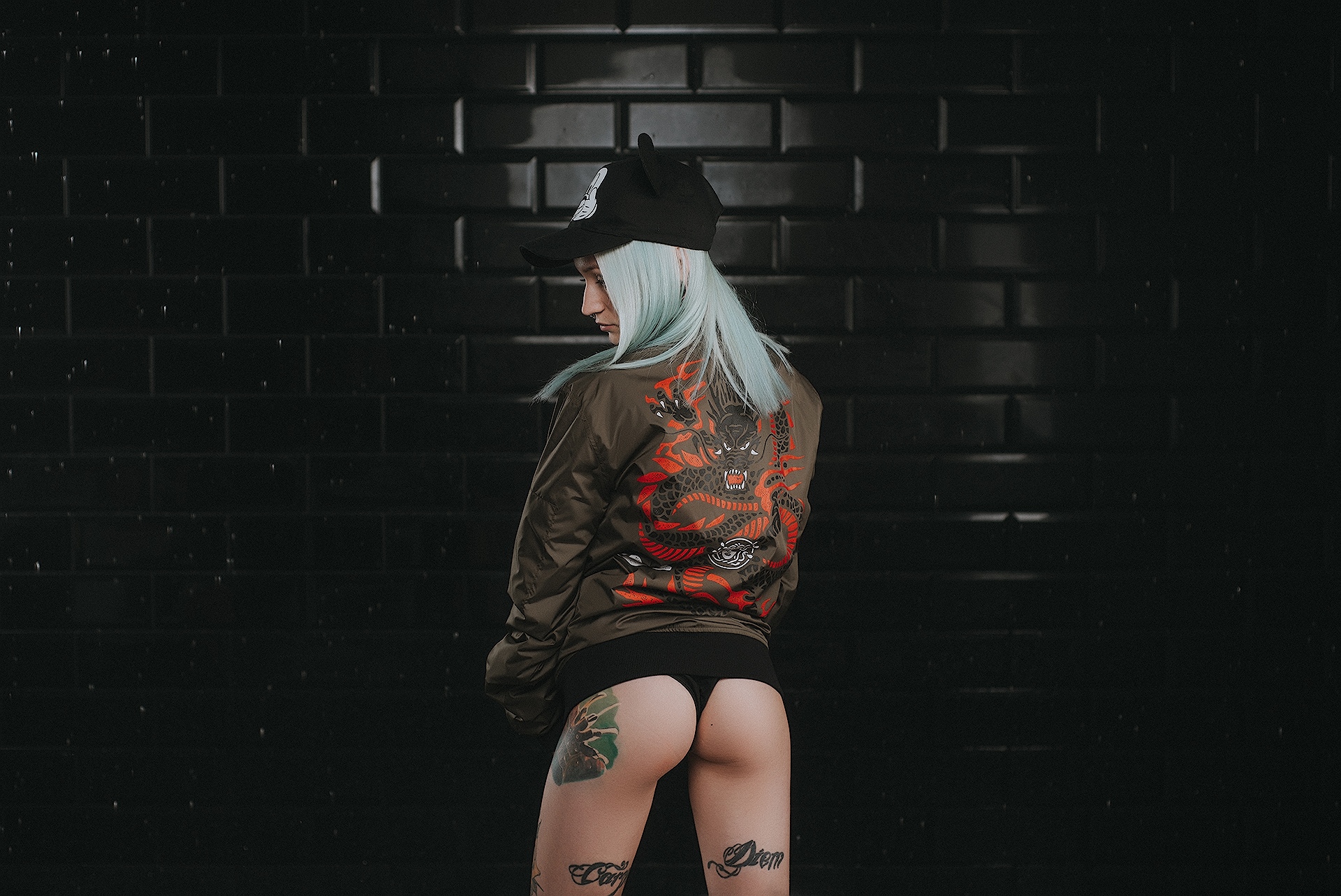 People 1920x1282 women baseball cap ass wall inked girls back dyed hair tattoo ash blonde Julia Tyki