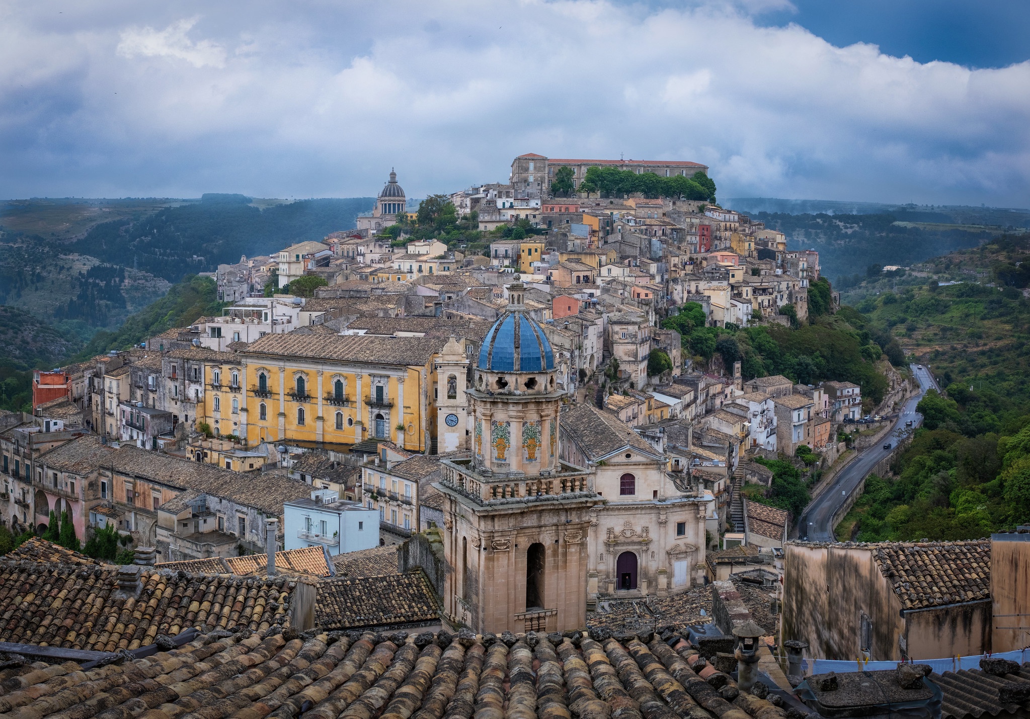 General 2047x1429 Italy town rooftops Sicily
