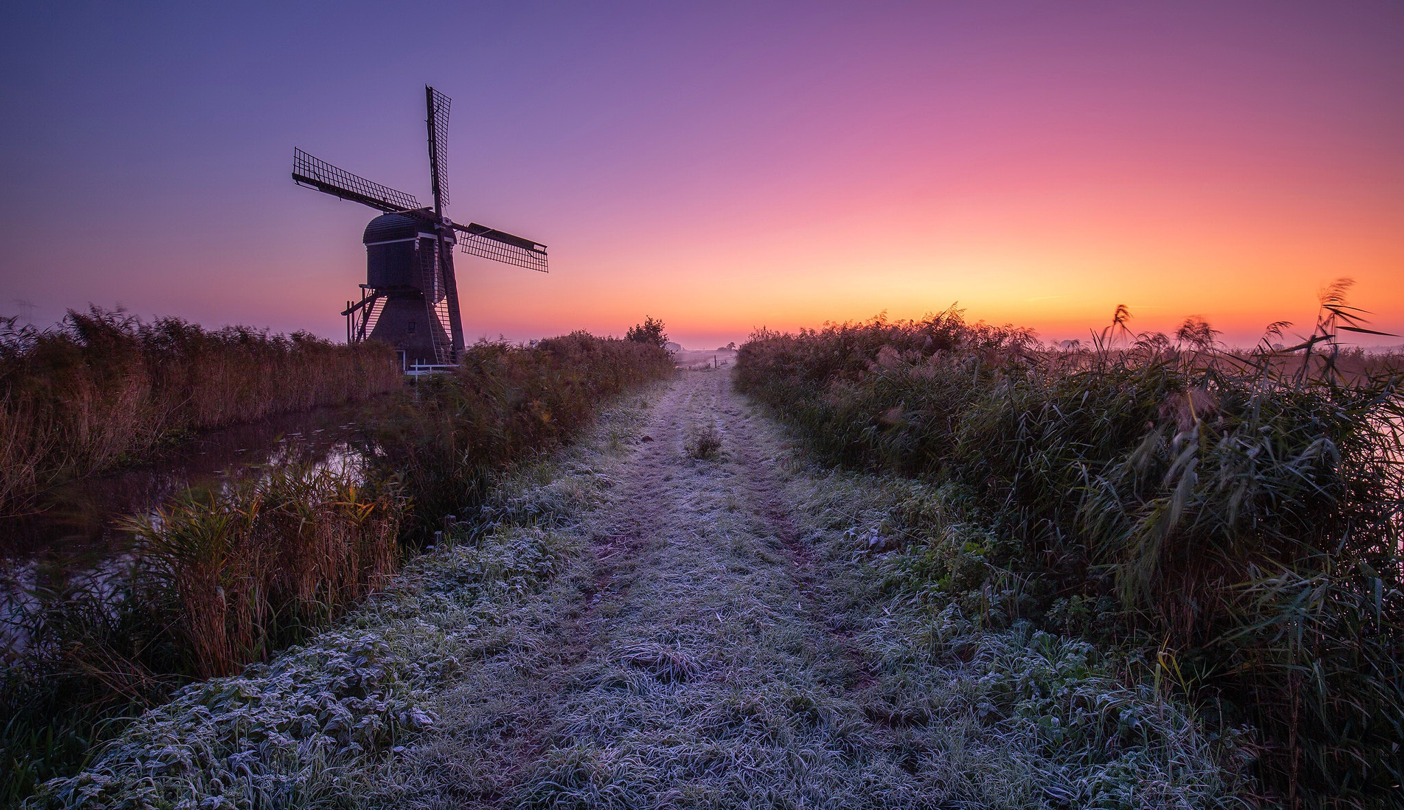 General 2048x1182 field outdoors winter Netherlands windmill