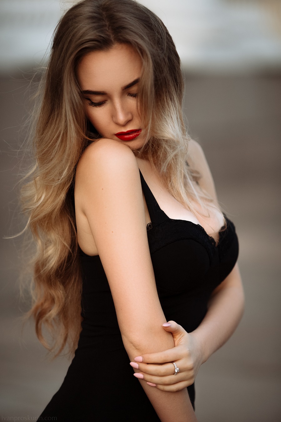 People 900x1350 women long hair model face red lipstick Anna Konic dress Ivan Proskurin cleavage black dress
