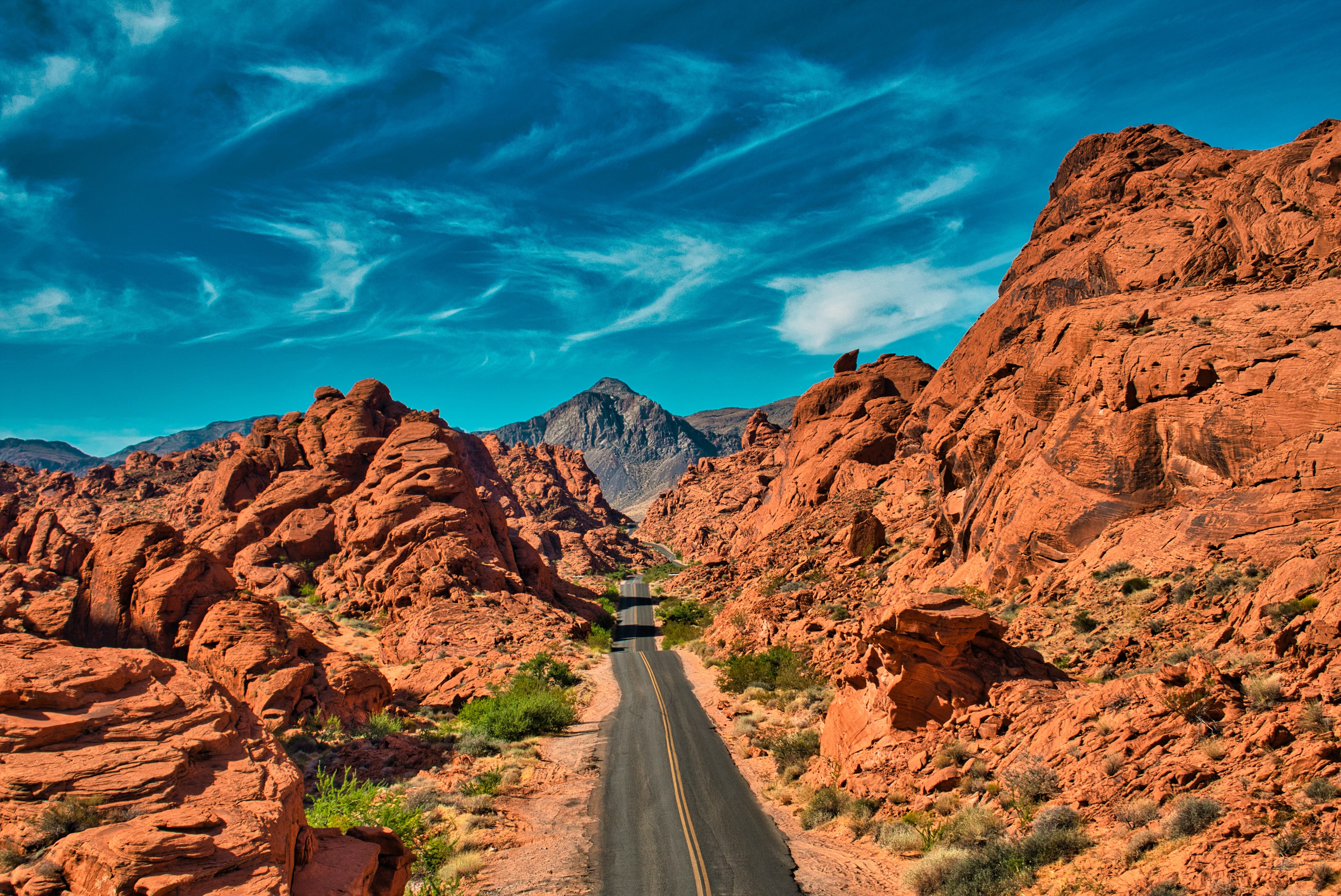 General 4000x2672 road desert mountains blue clouds