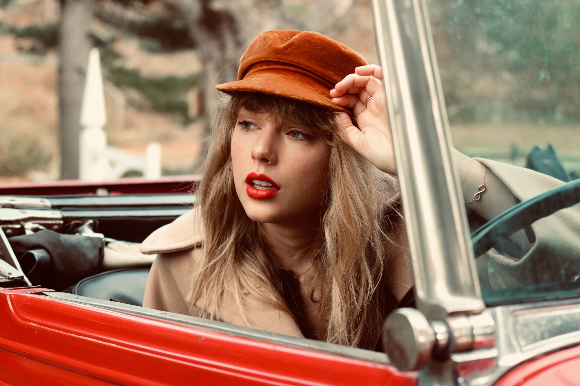 People 2000x1333 Taylor Swift women singer blonde blue eyes long hair women outdoors hat coats convertible
