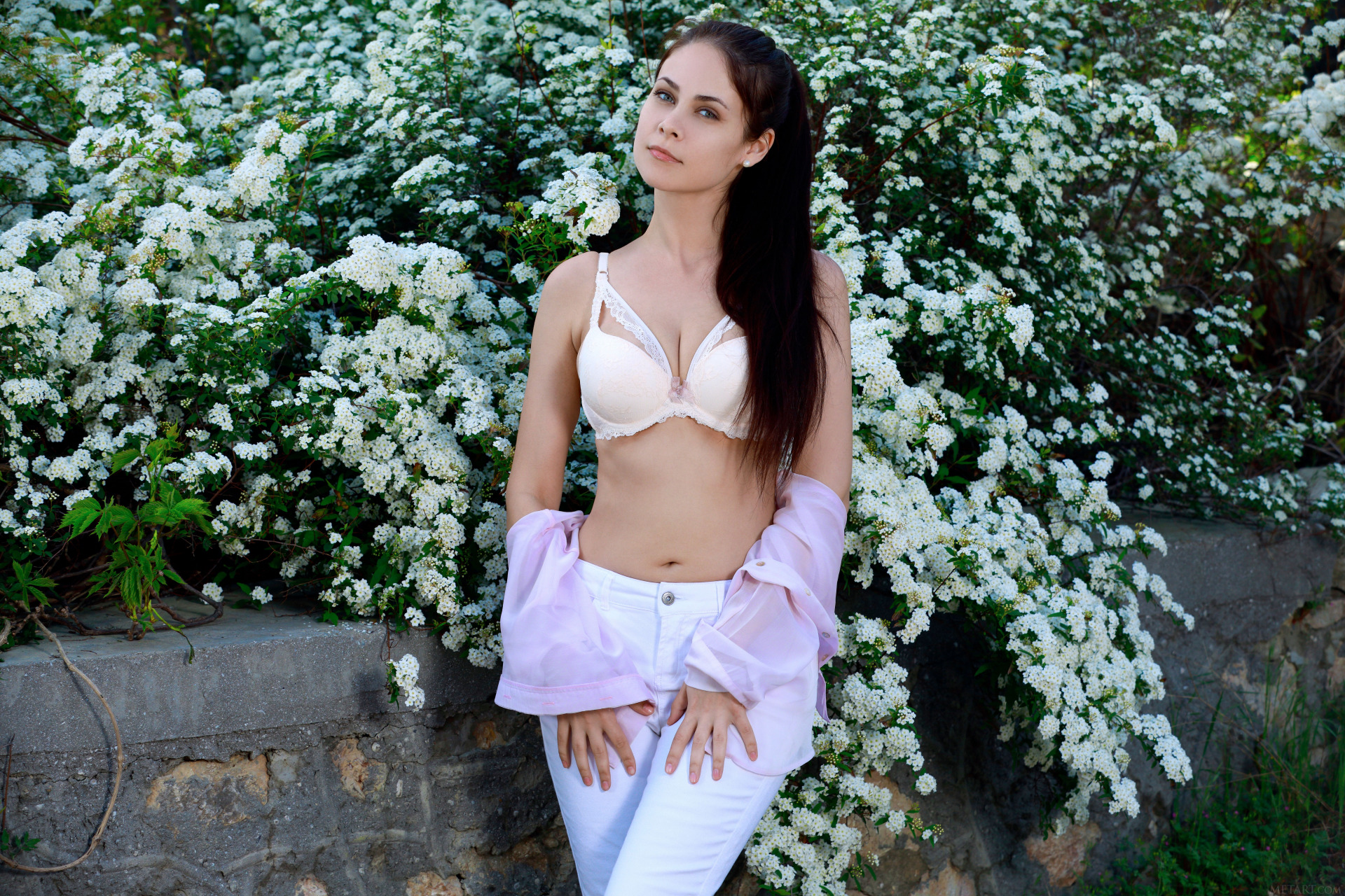 People 1920x1280 model frontal view white bra cleavage white flowers women photography standing looking at viewer flowers dark hair closed mouth bra belly brunette white jeans belly button leaves Martina Mink MetArt women outdoors watermarked