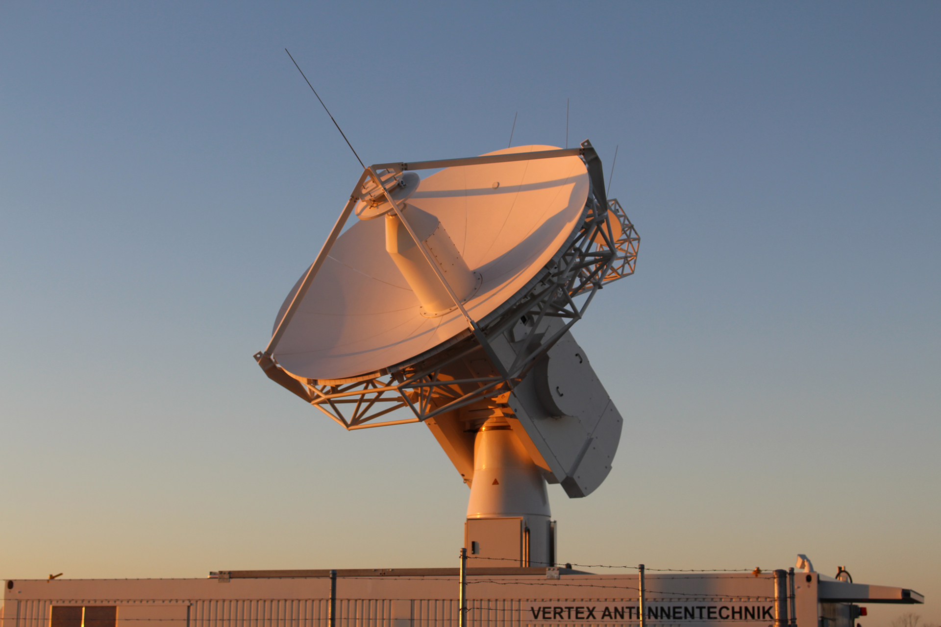 General 1920x1280 ESA antenna Australia photography shadow satellite