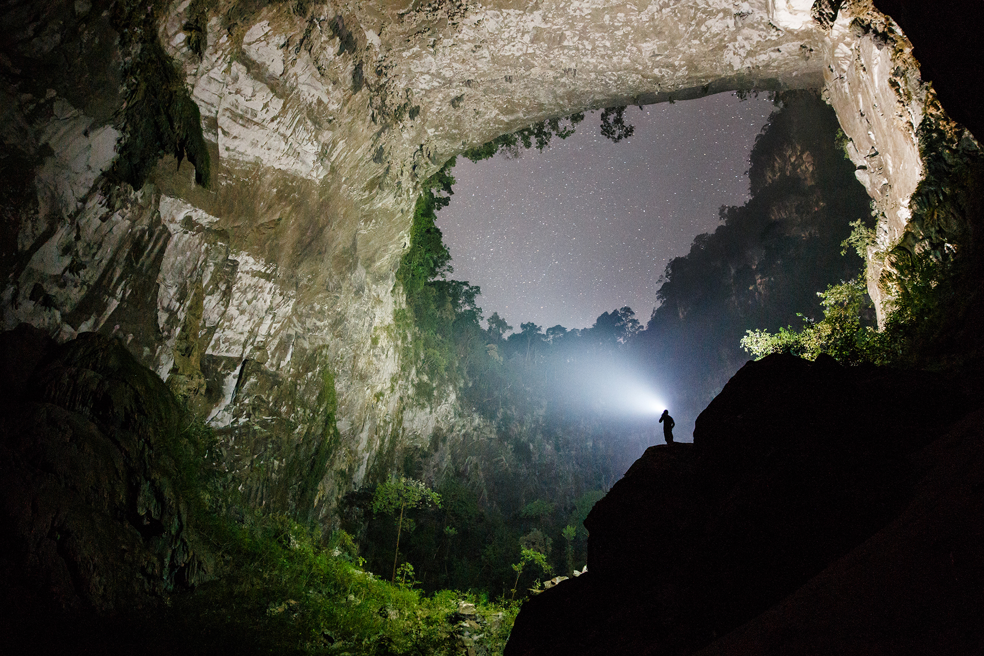 General 1920x1280 Vietnam outdoors cave nature Hang Son Doong landscape Asia starscape flashlight