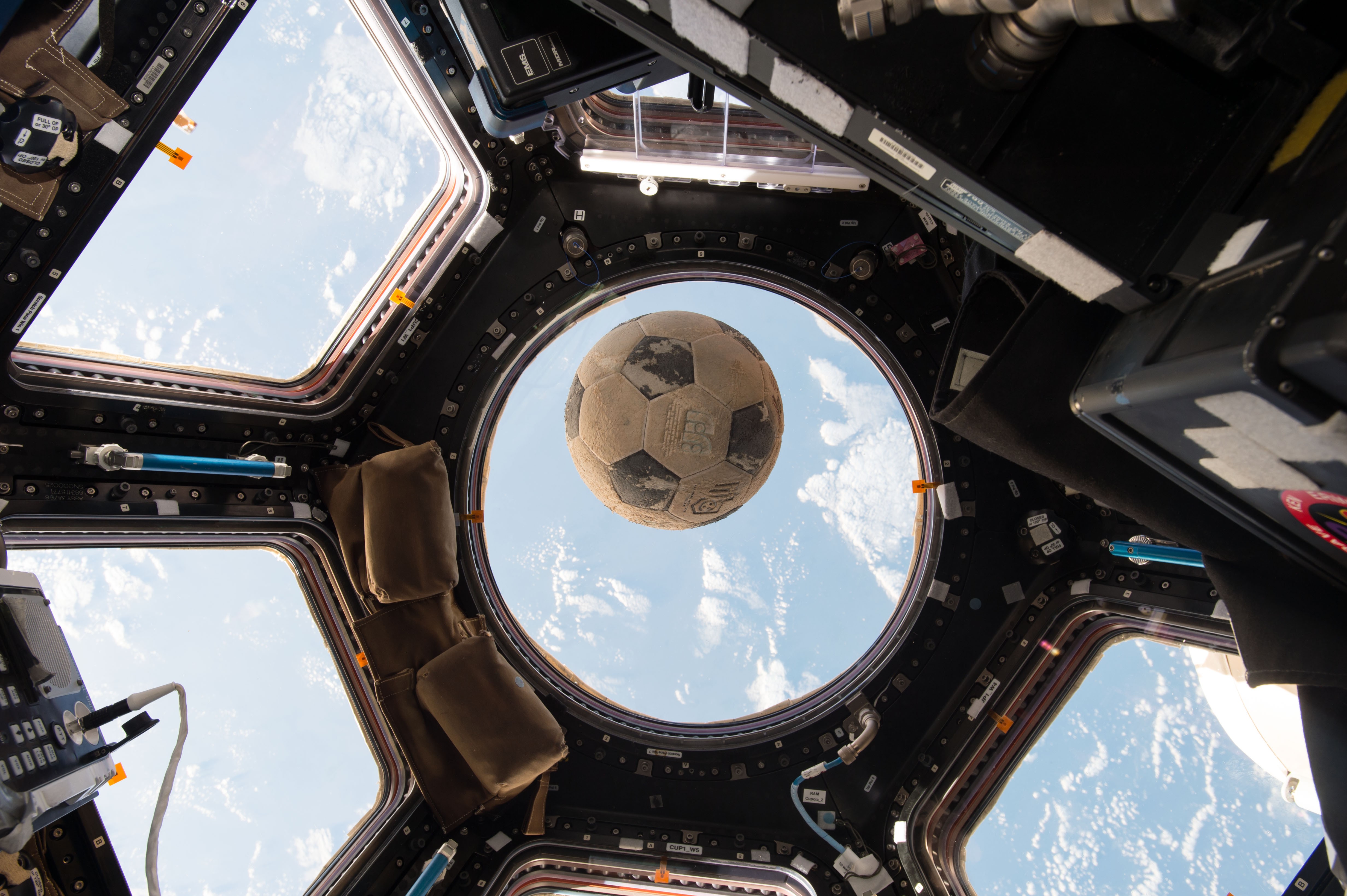 General 4928x3280 space soccer ball Earth space station