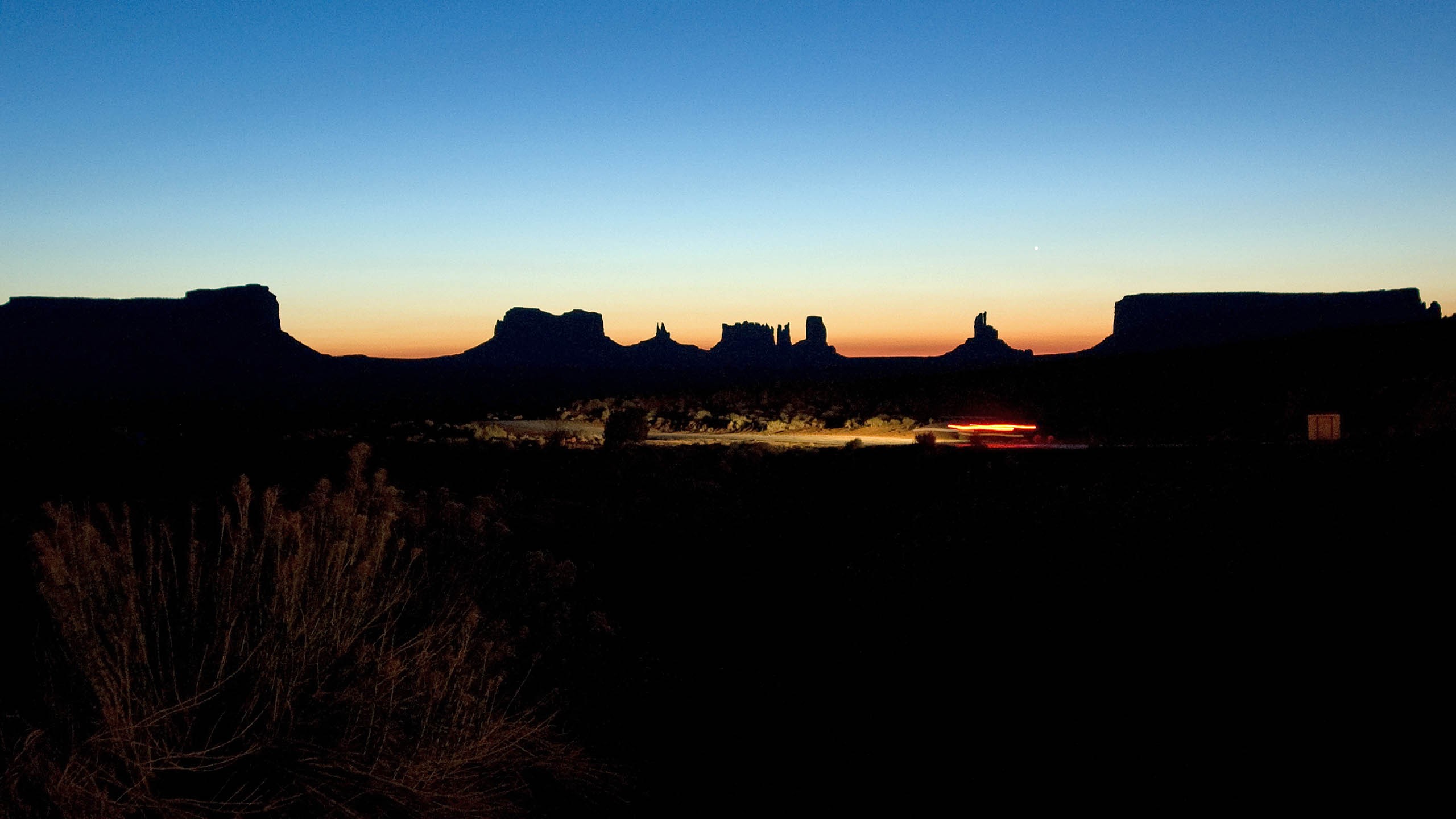 General 2560x1440 Monument Valley sunrise dark sky nature