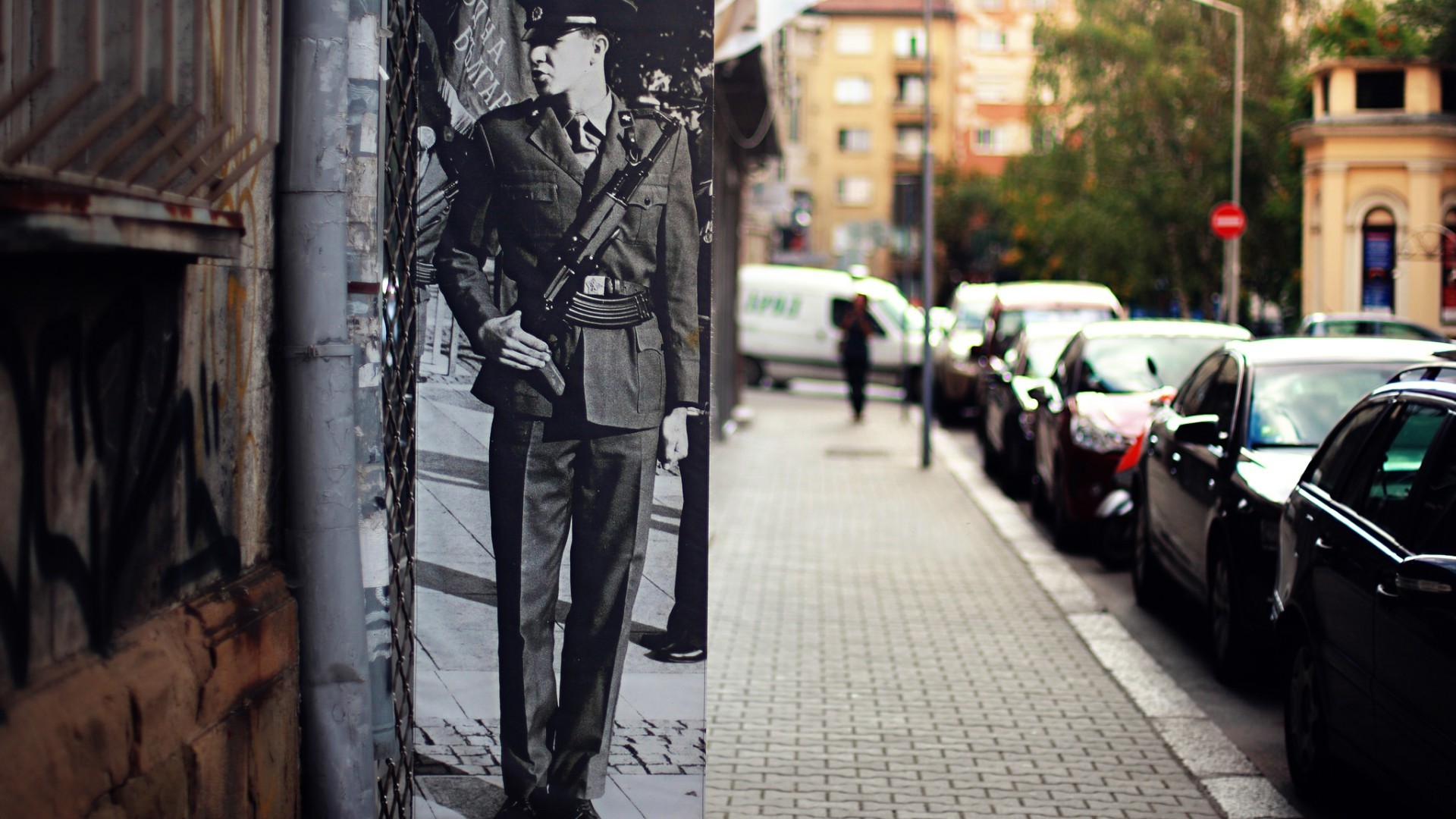 General 1920x1080 war street soldier split view city gray pavements monochrome Bulgaria