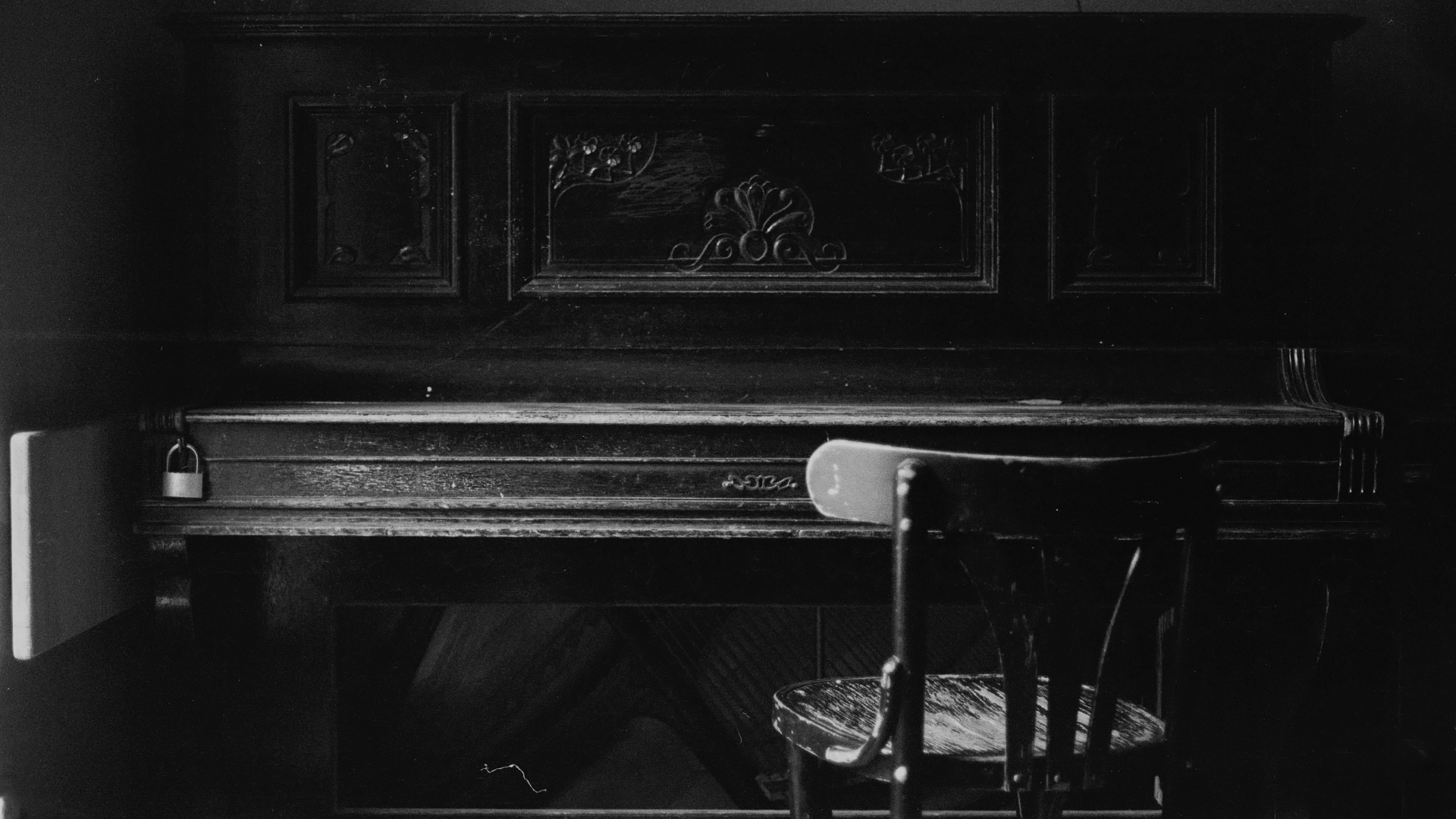 General 1920x1080 old chair piano musical instrument indoors monochrome