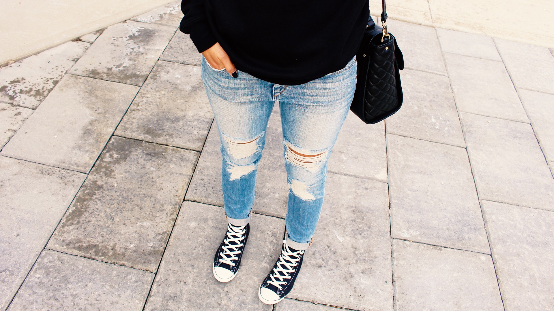 People 1920x1080 Chia Habte women legs torn jeans jeans women outdoors black nails handbags black sweater model