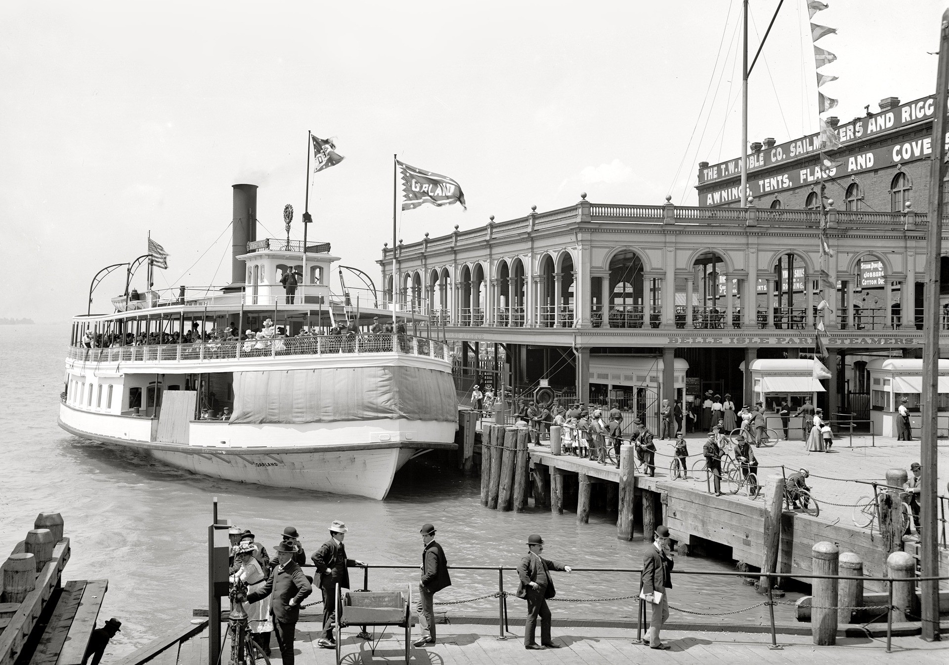 General 1920x1347 vintage Detroit pier ship USA old photos monochrome vehicle flag people