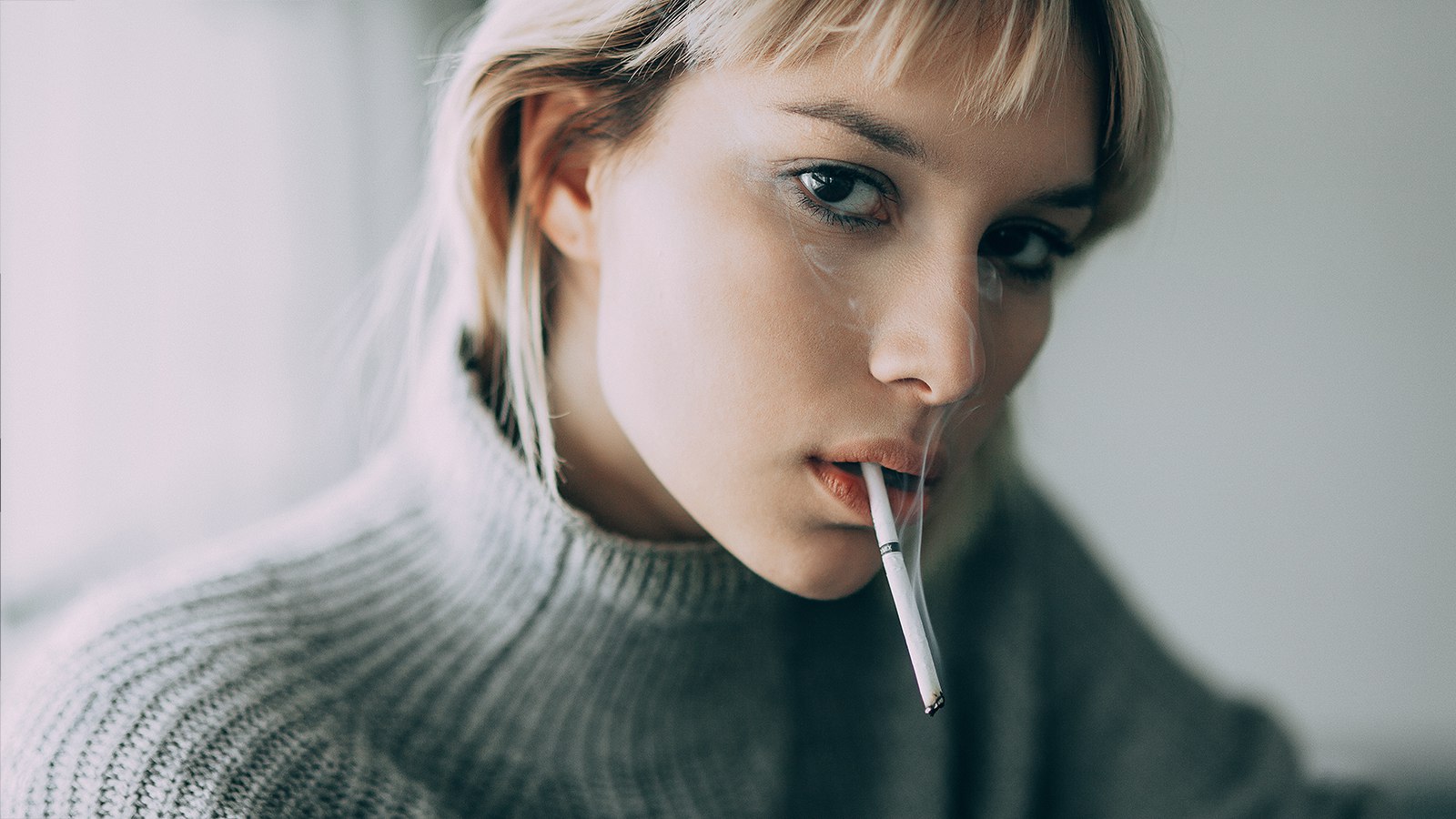 People 1600x900 portrait smoking face Pavel Vozmischev women cigarettes