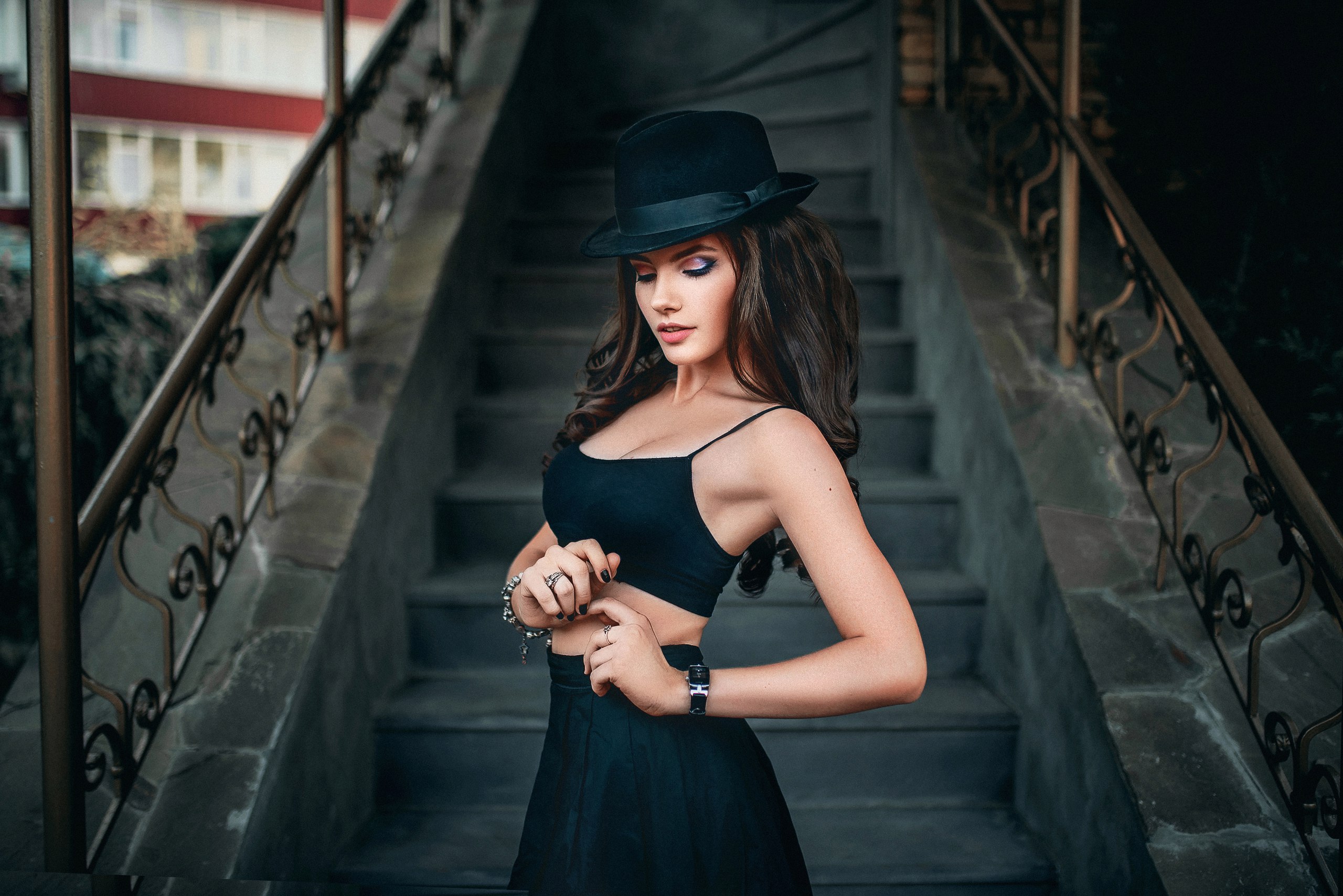 People 2560x1709 women tanned hat skirt stairs black nails portrait