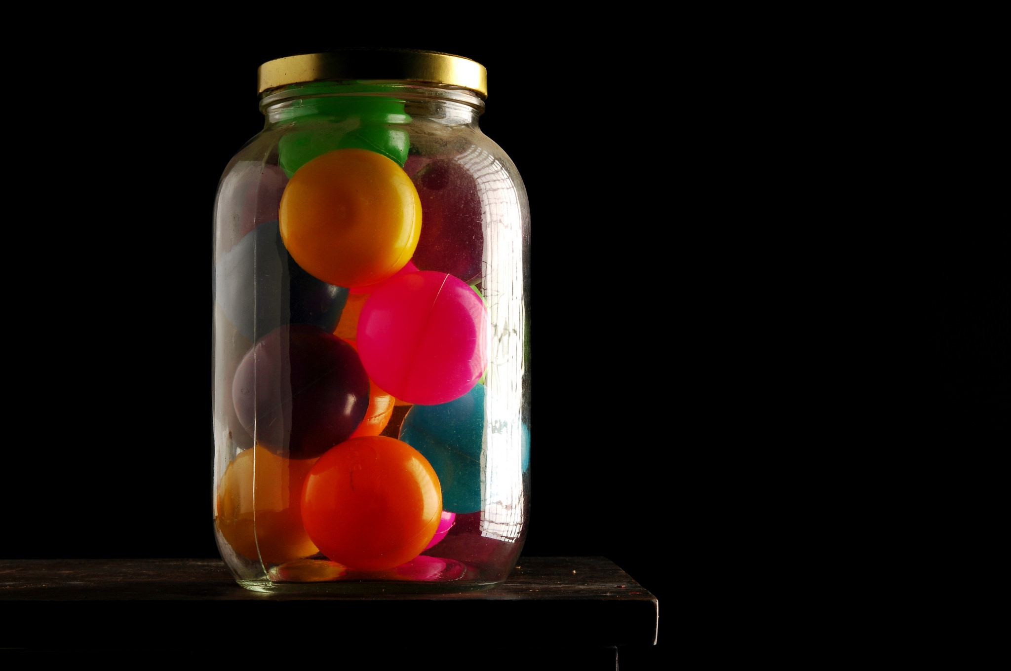 General 2048x1360 jars ball colorful simple background