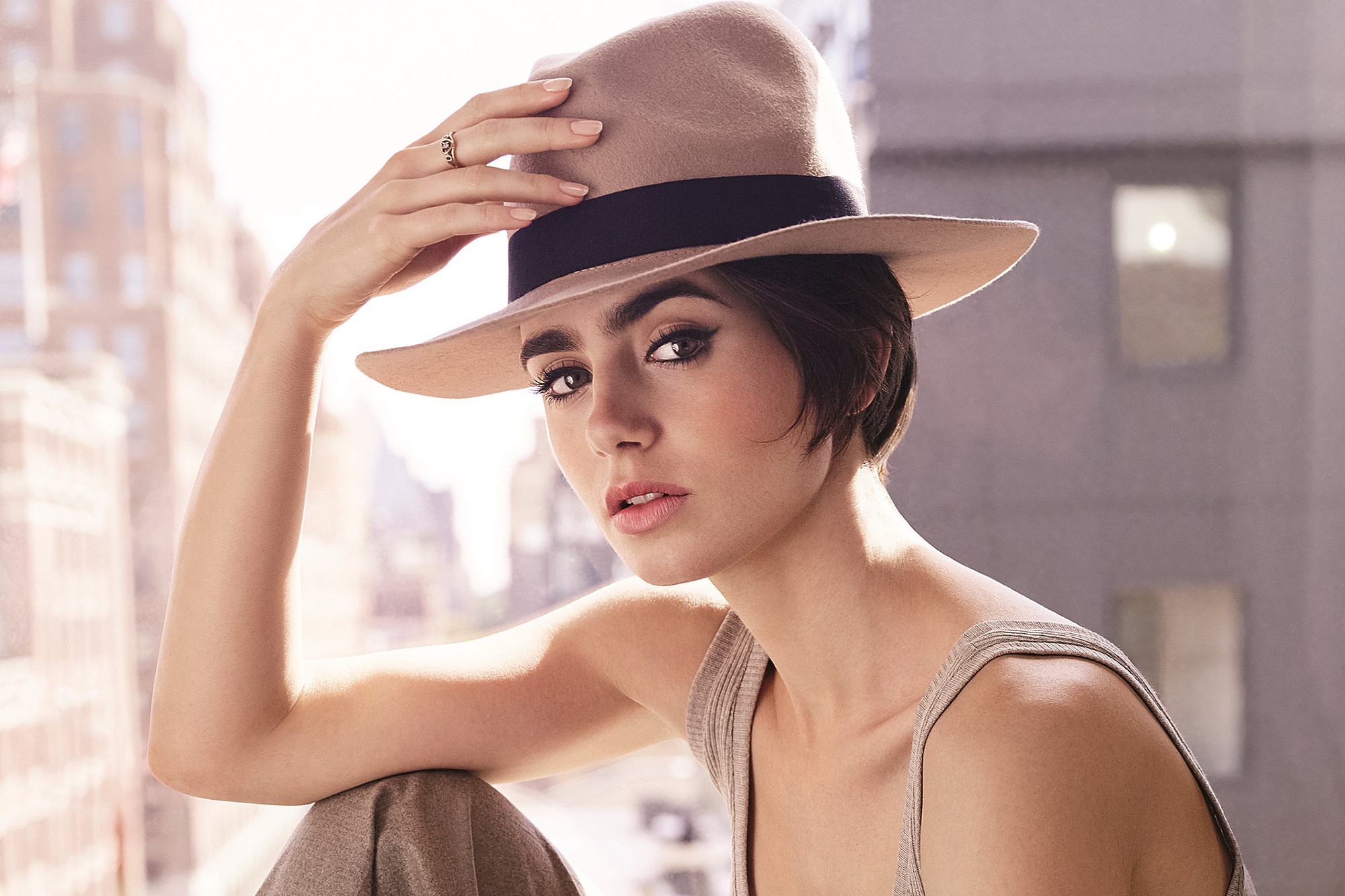 People 2000x1333 Lily Collins women celebrity women with hats eyeliner short hair women outdoors actress