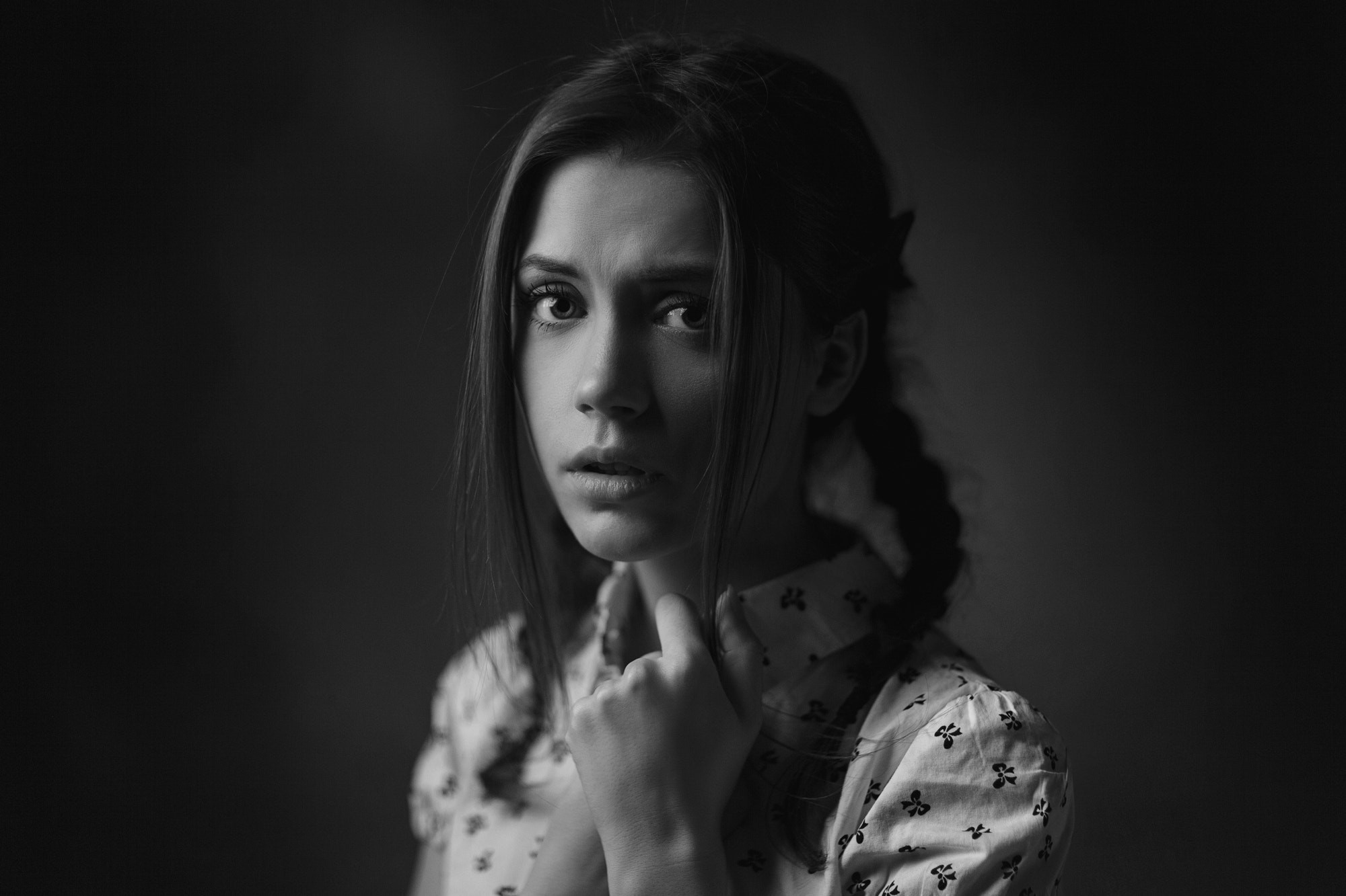People 2000x1333 women face portrait simple background monochrome Ksenia Kokoreva Maxim Maximov