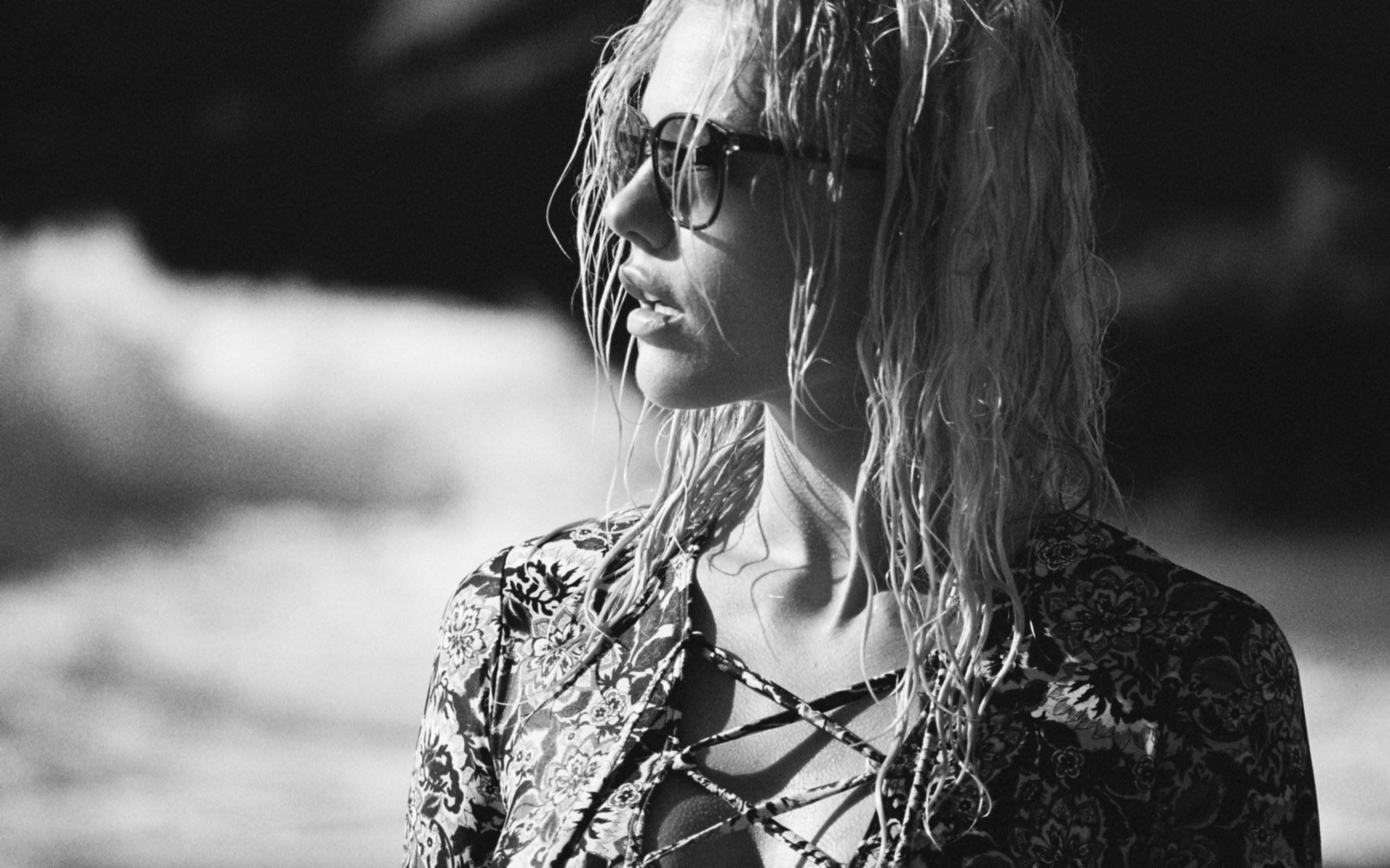 People 2560x1600 Becca Hiller monochrome model women blonde women with shades wet hair sunglasses women outdoors