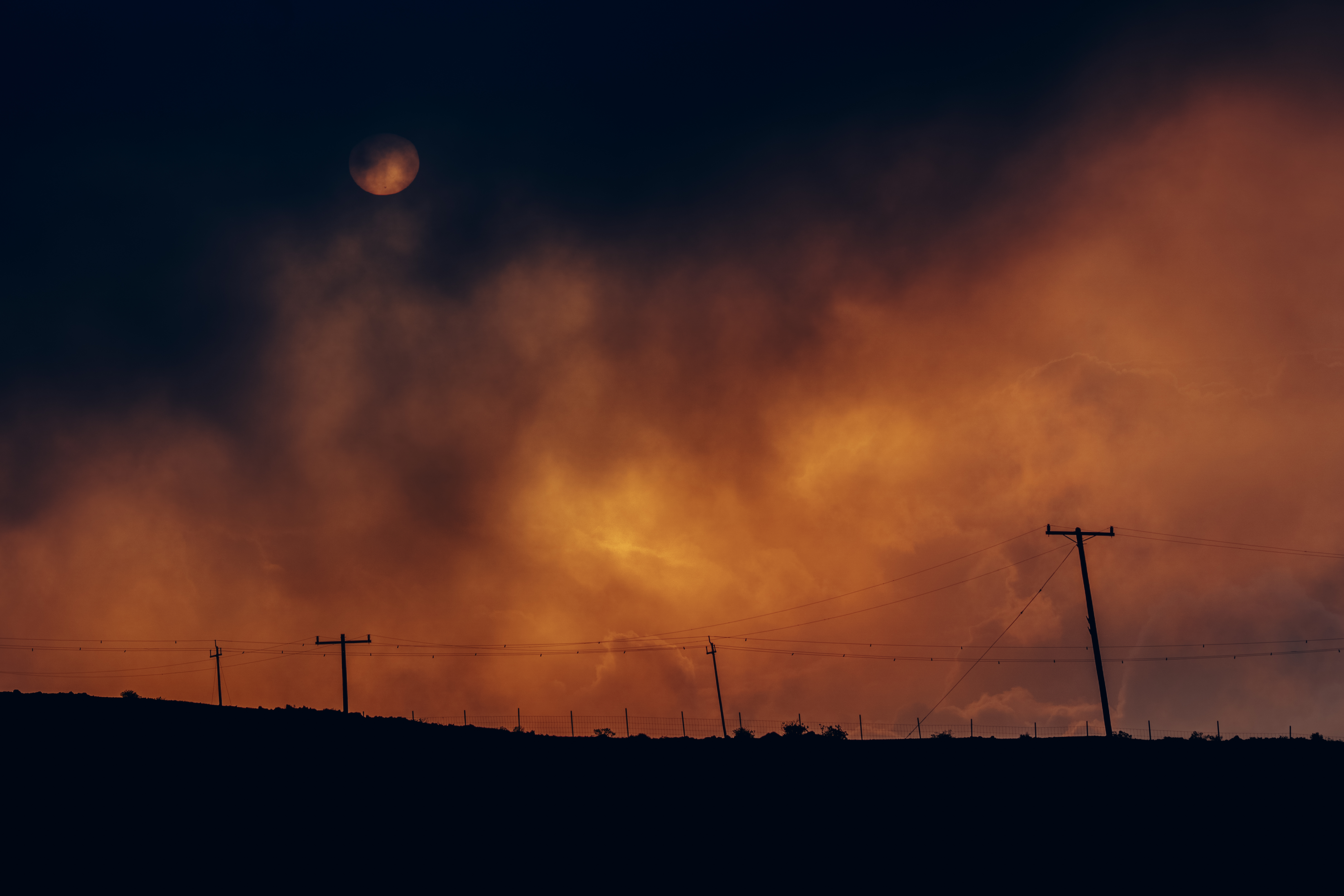 General 5923x3949 Hawaii power lines hills overcast Maui isle of Maui sunset sunset glow