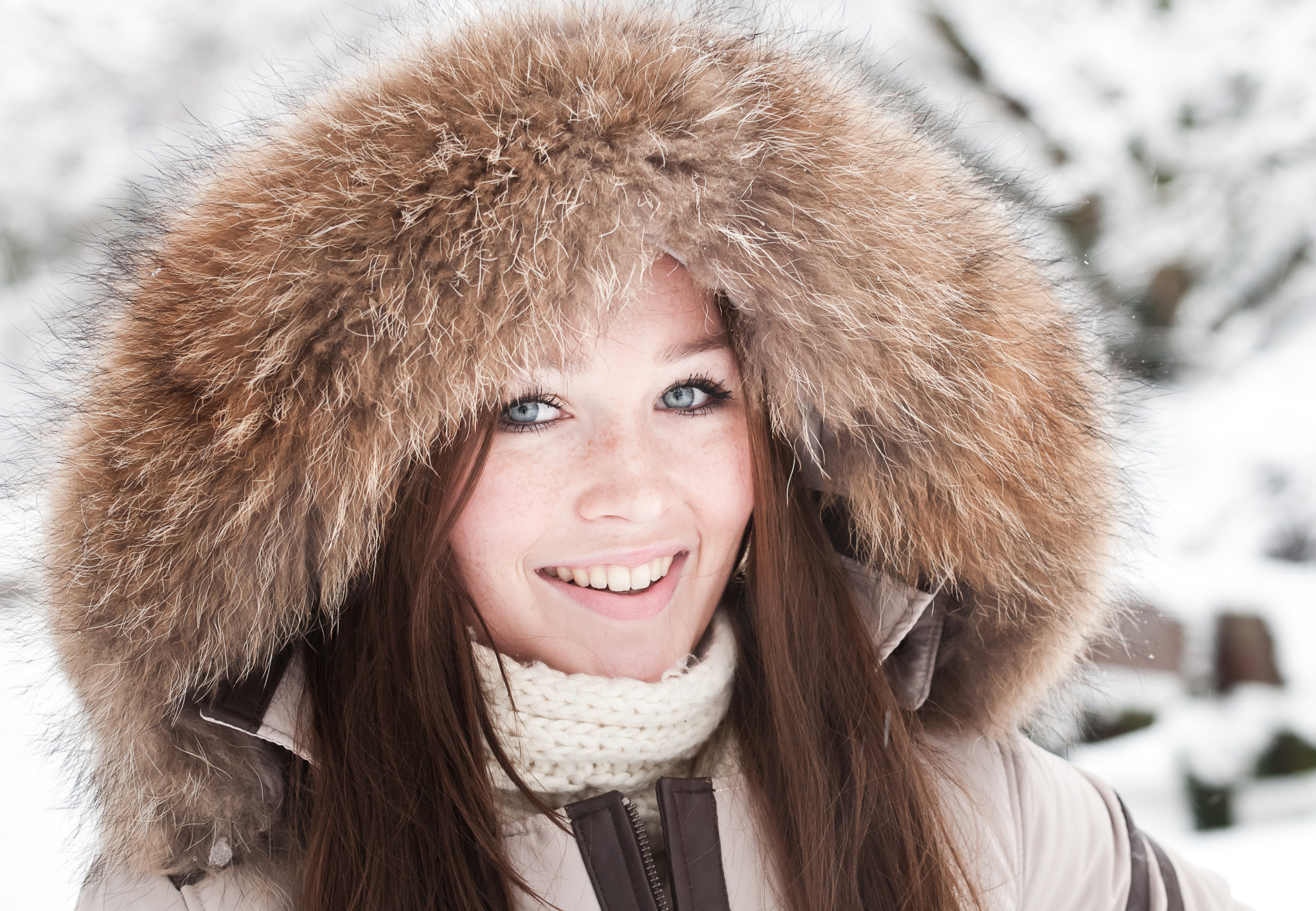 People 2048x1418 women model smiling brunette winter scarf jacket hoods happy gray eyes open mouth hooded jacket