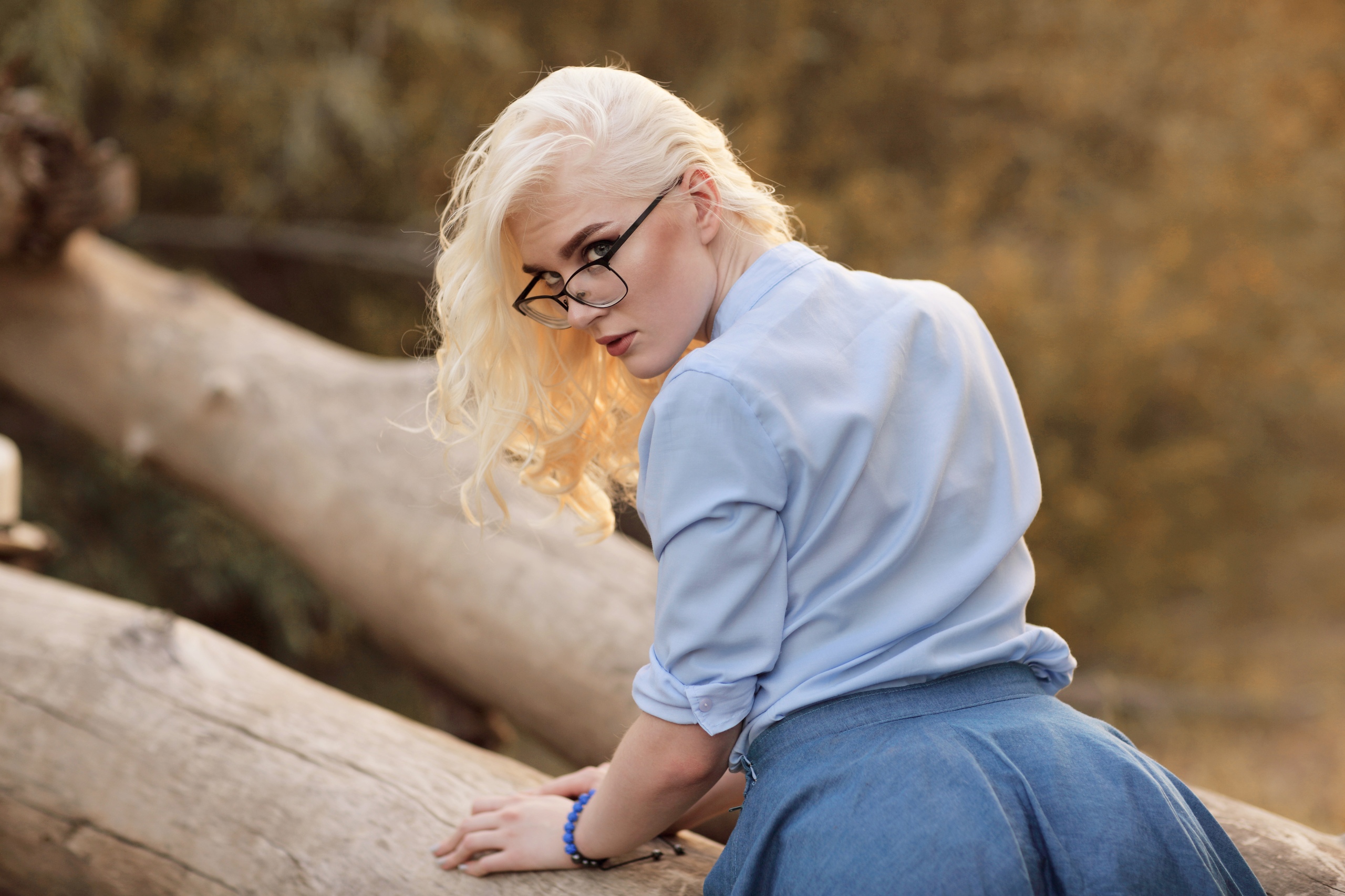 People 2560x1707 Murat Kuzhakhmetov women outdoors women blonde women with glasses makeup face model outdoors glasses wood dyed hair looking into the distance