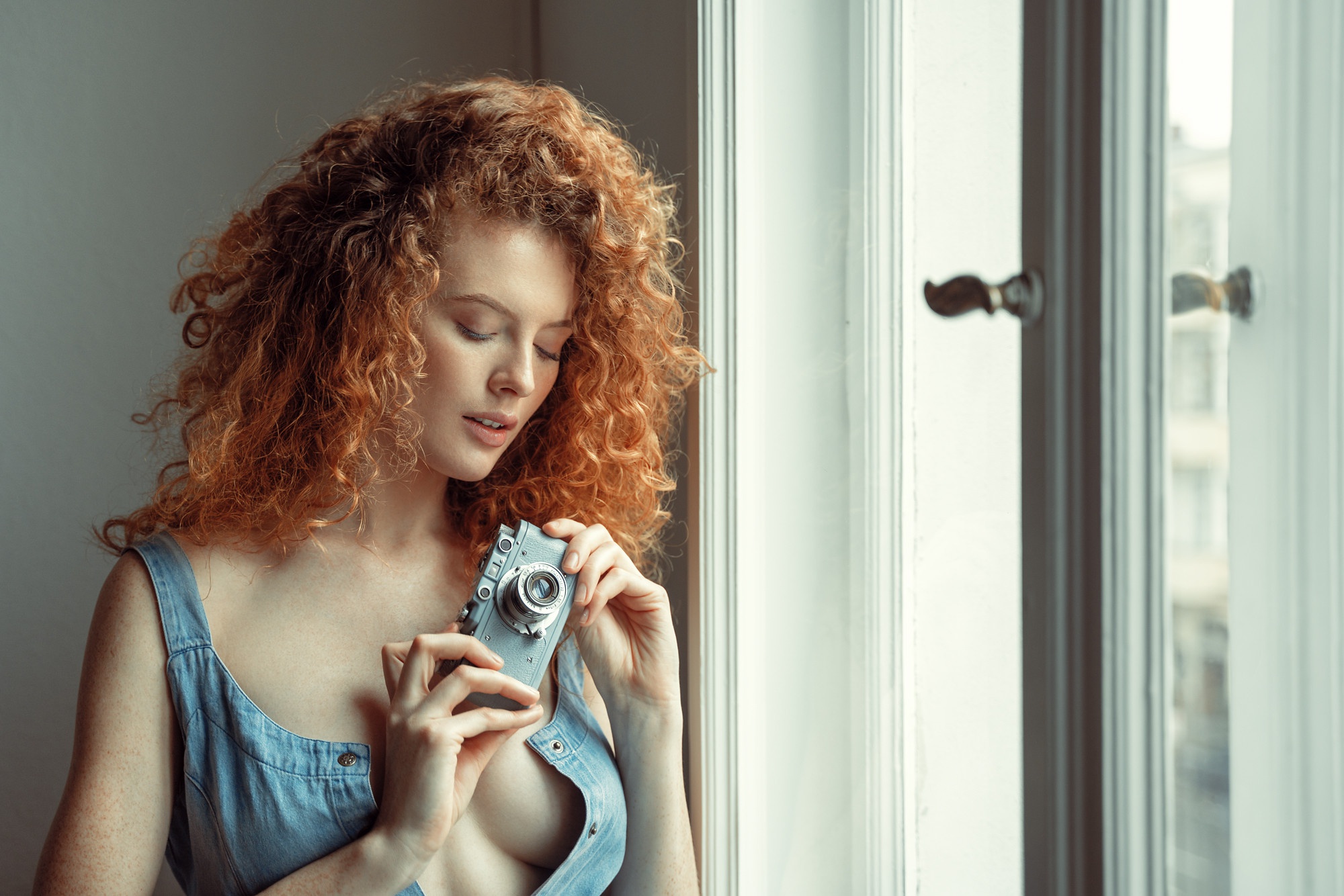 People 2000x1334 camera boobs women indoors window redhead long hair model women indoors photographer curly hair parted lips denim shirt open clothes cleavage Wonder Woman Wonder Woman Underwear