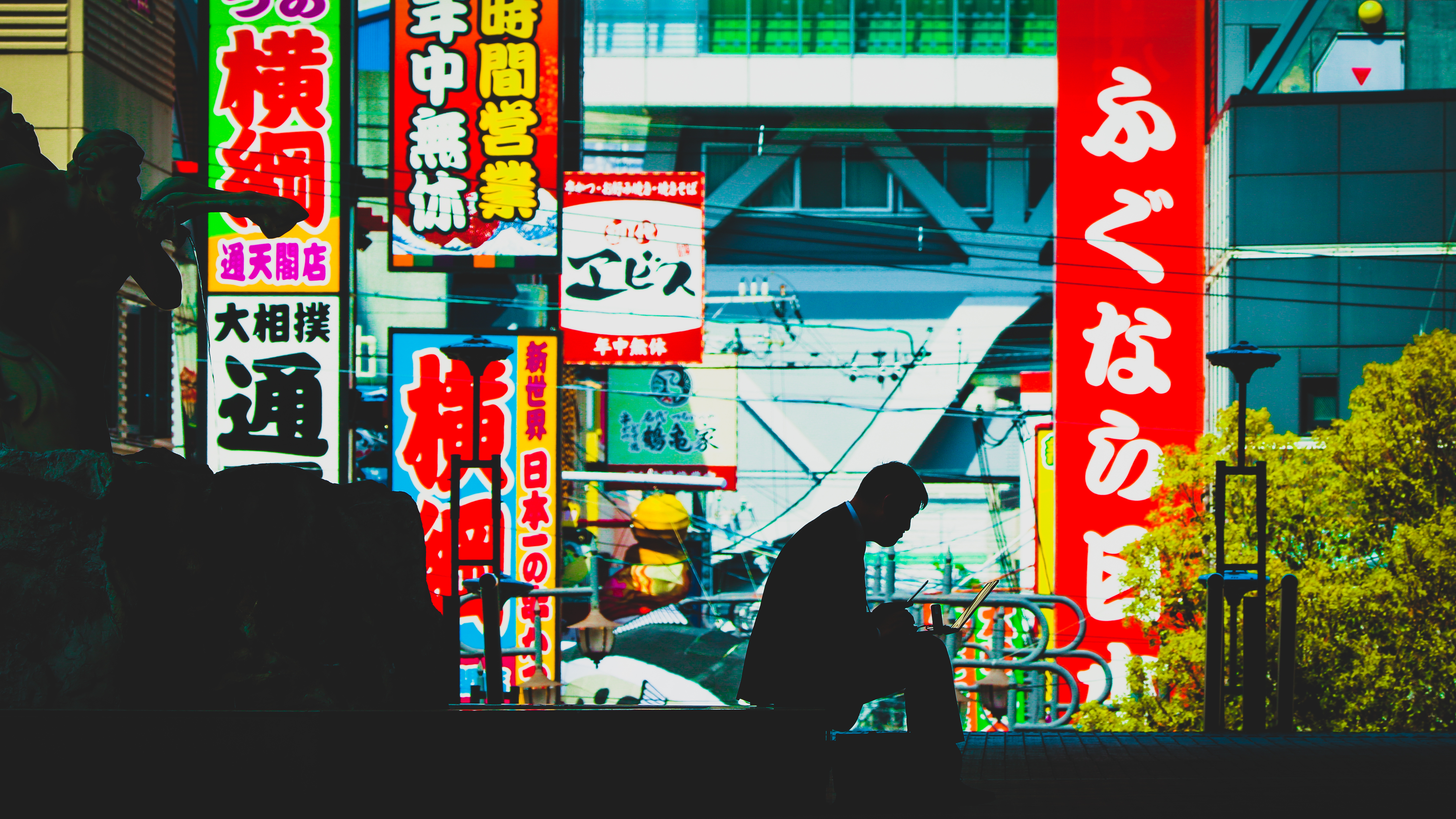 People 5752x3236 Japan Osaka people urban silhouette