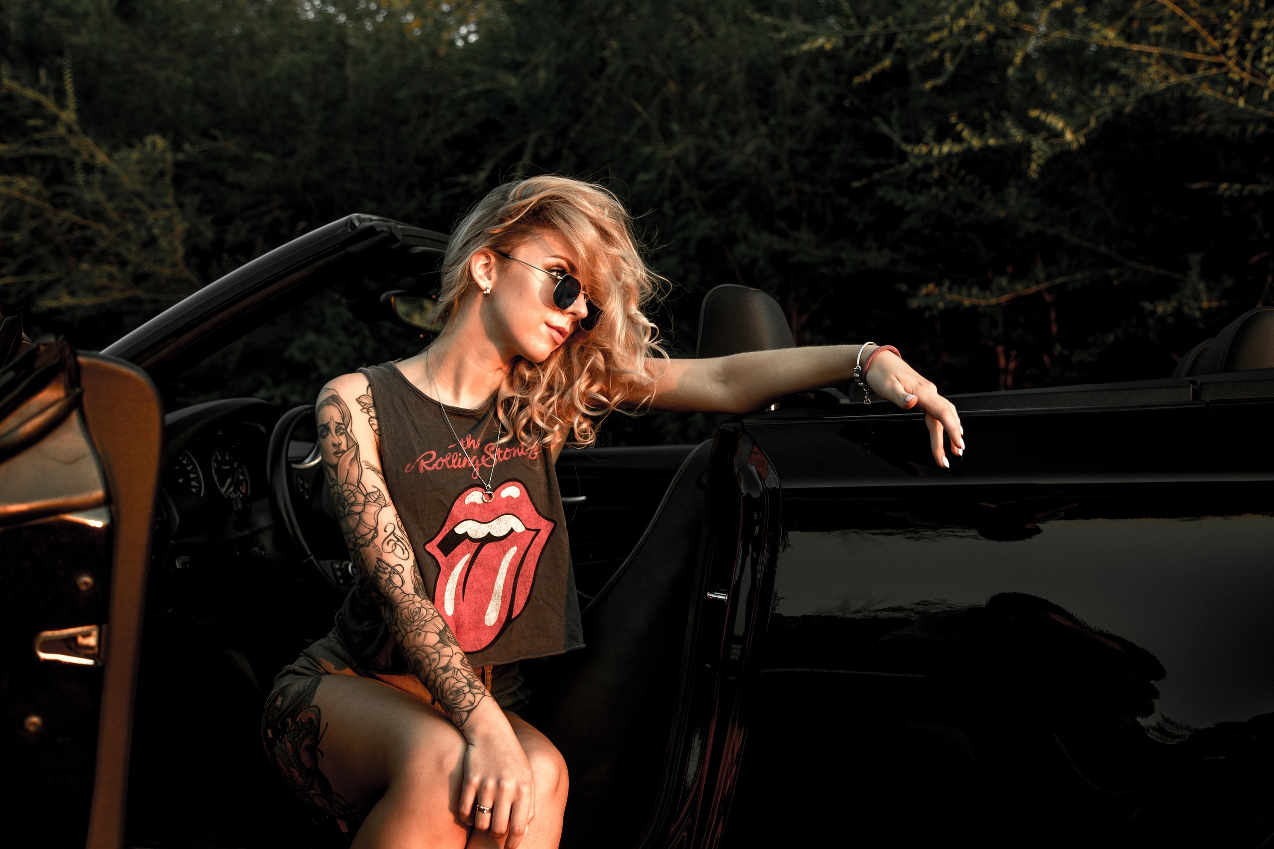 People 2560x1707 Elisa Rose women model blonde women outdoors T-shirt women with glasses women with cars tattoo glasses jean shorts trees Rolling Stones car black cars vehicle sitting rolling stones t-shirt sunglasses women with shades inked girls