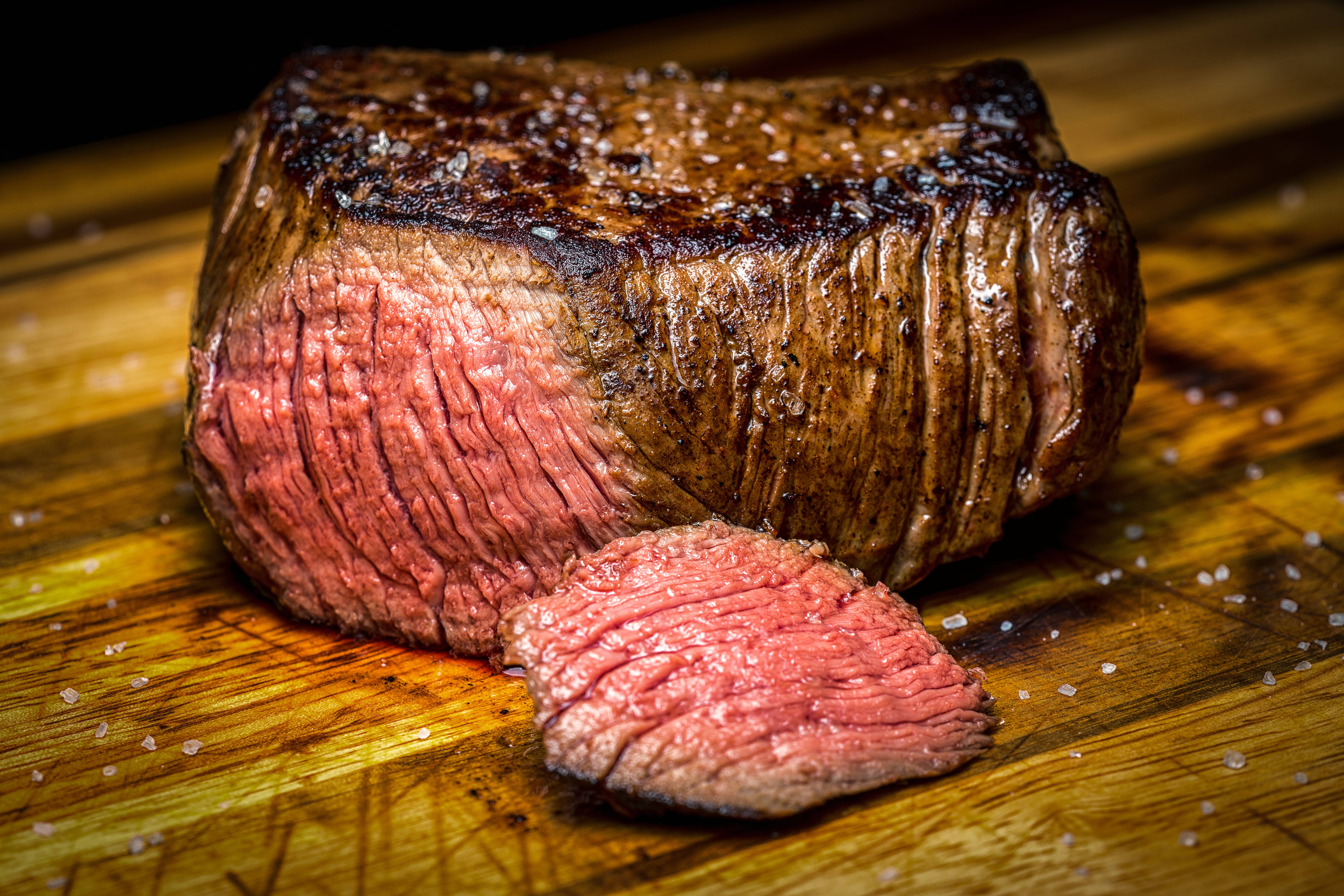 General 7952x5304 meat food closeup steak depth of field flesh salt wooden surface cutting board
