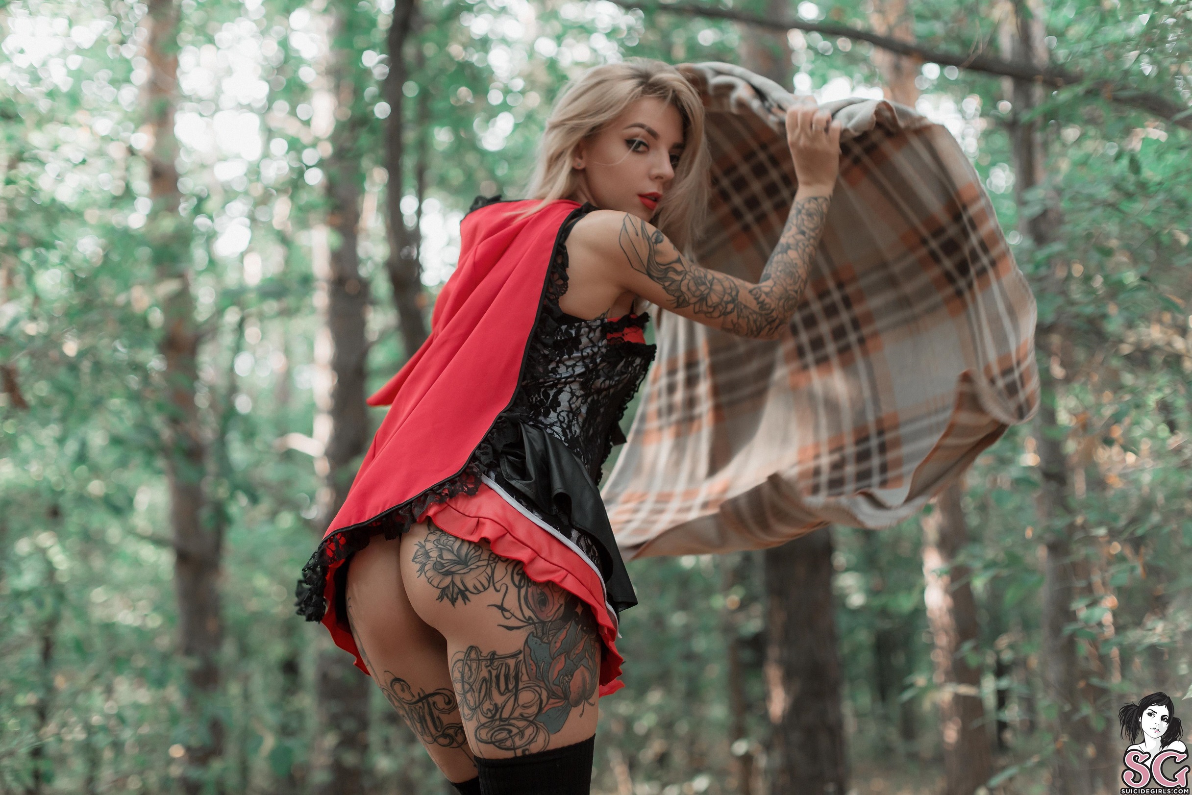 People 2432x1622 Elisa Rose women model blonde looking at viewer Little Red Riding Hood cape tattoo Suicide Girls cosplay