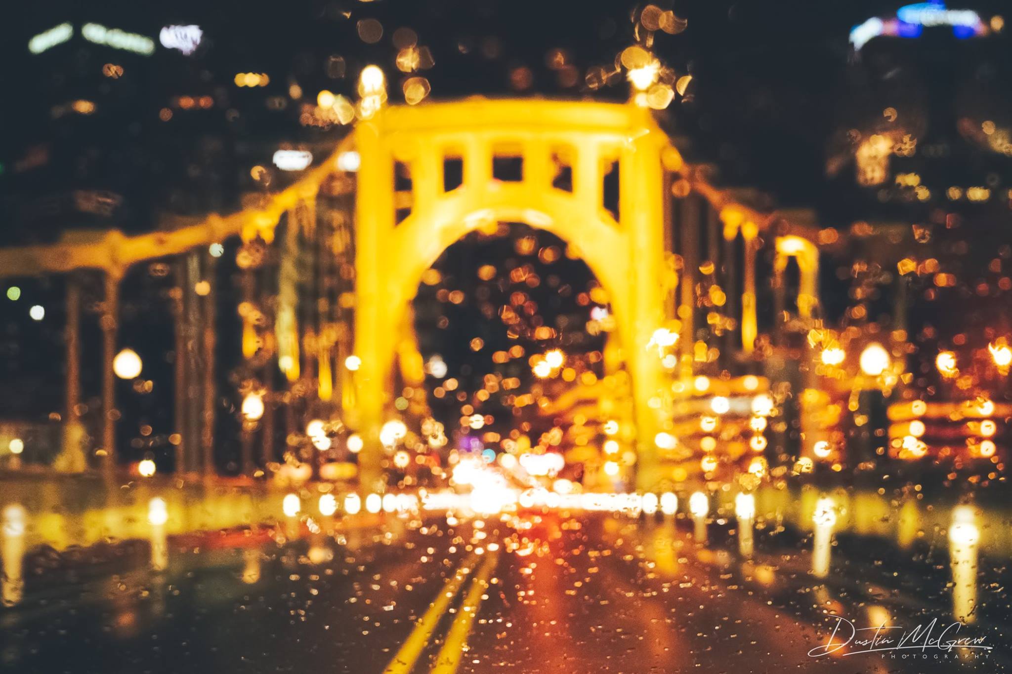 General 2048x1365 Pittsburgh Pennsylvania city blurred rain bokeh city lights watermarked