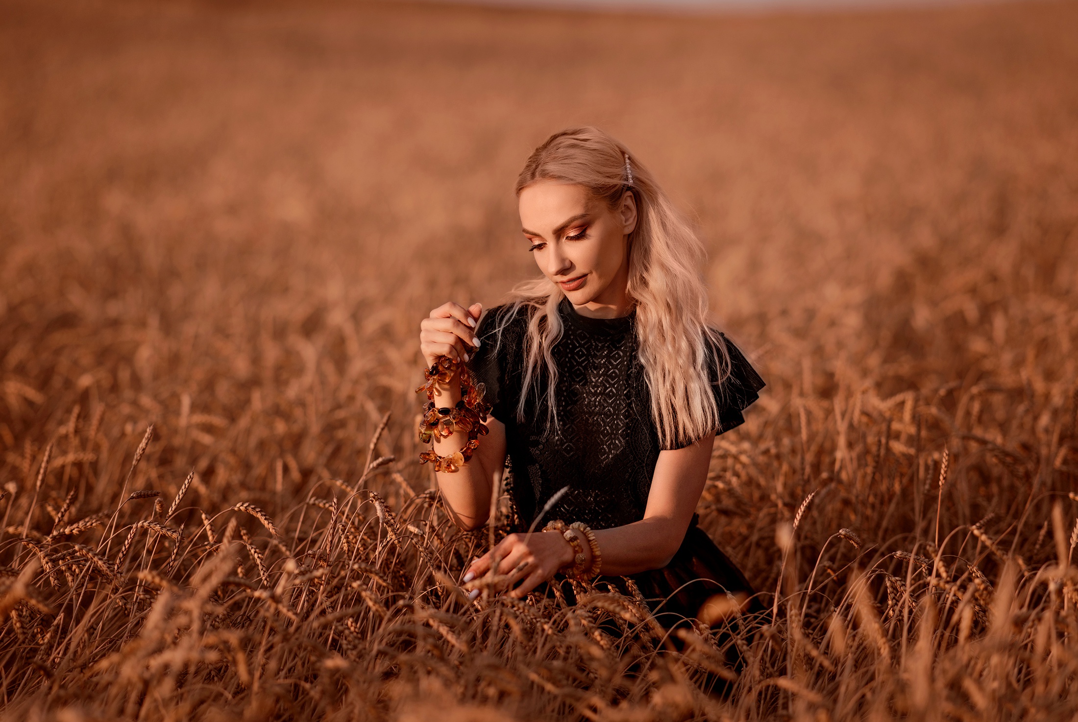 women, blonde, women outdoors, field, plants | 2200x1474 Wallpaper ...