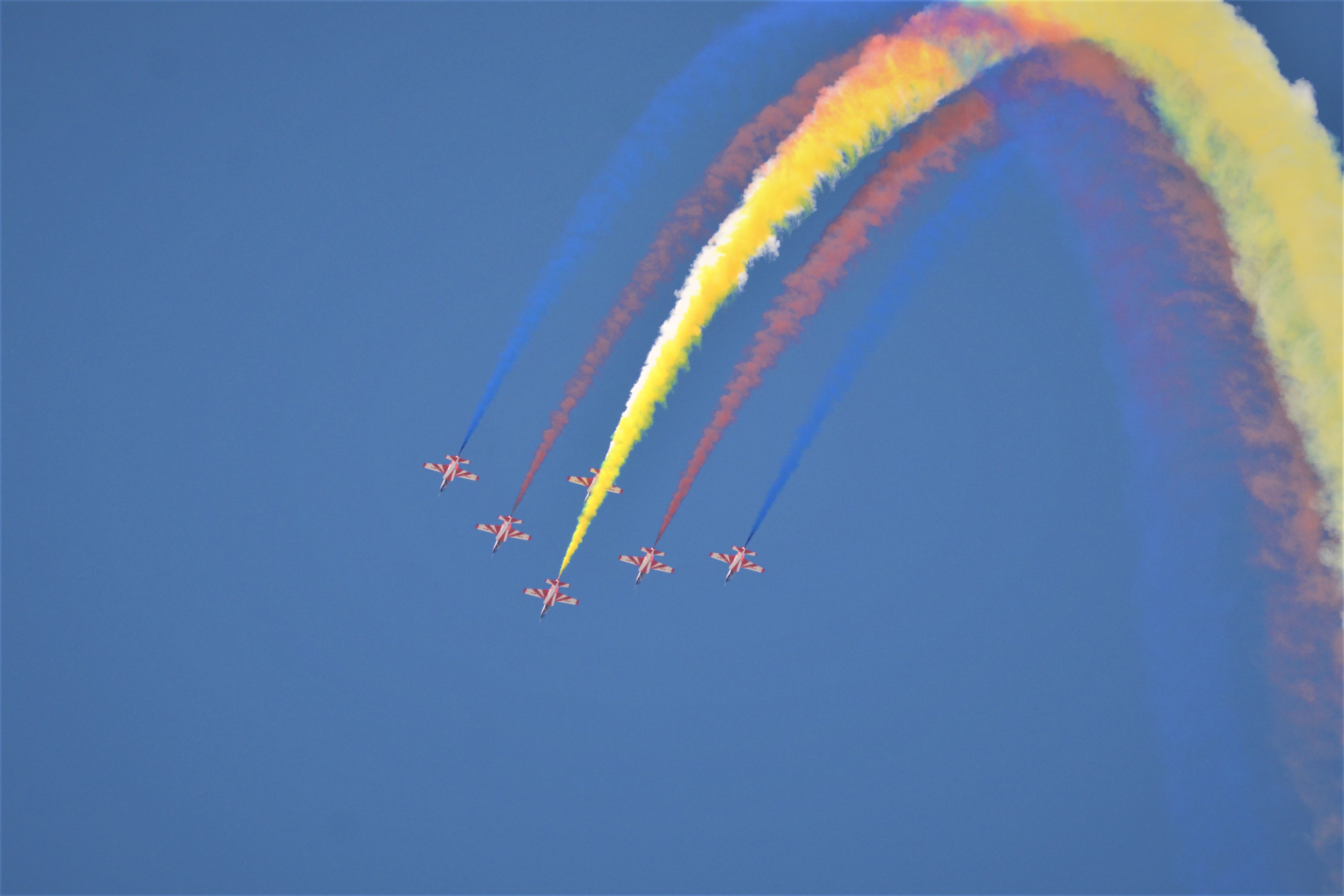 General 4800x3200 Flight aircraft vehicle jets aerobatic team Formation flying colored smoke smoke airshows PLAAF