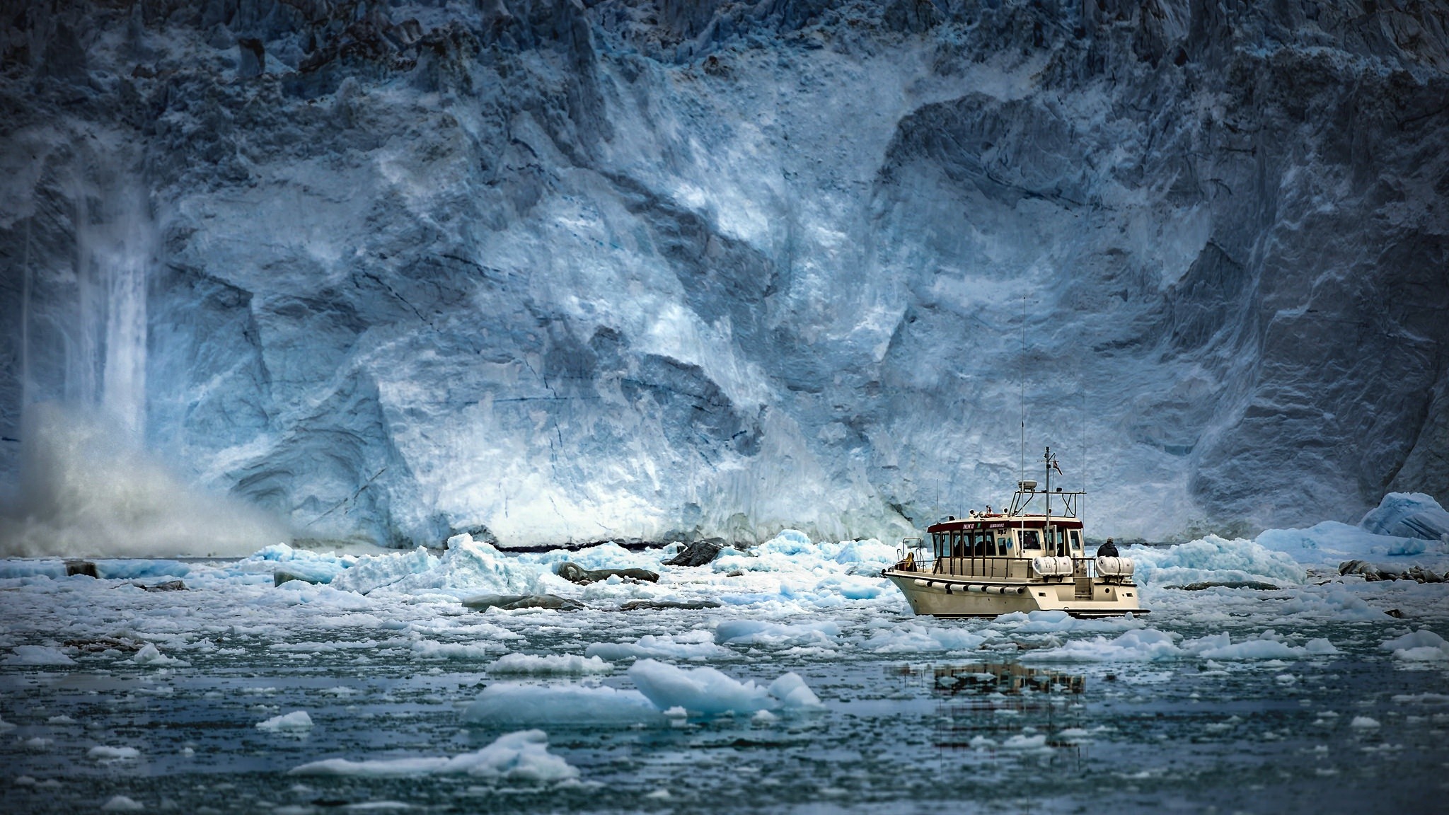 General 2048x1152 Arctic sea nature boat vehicle ice