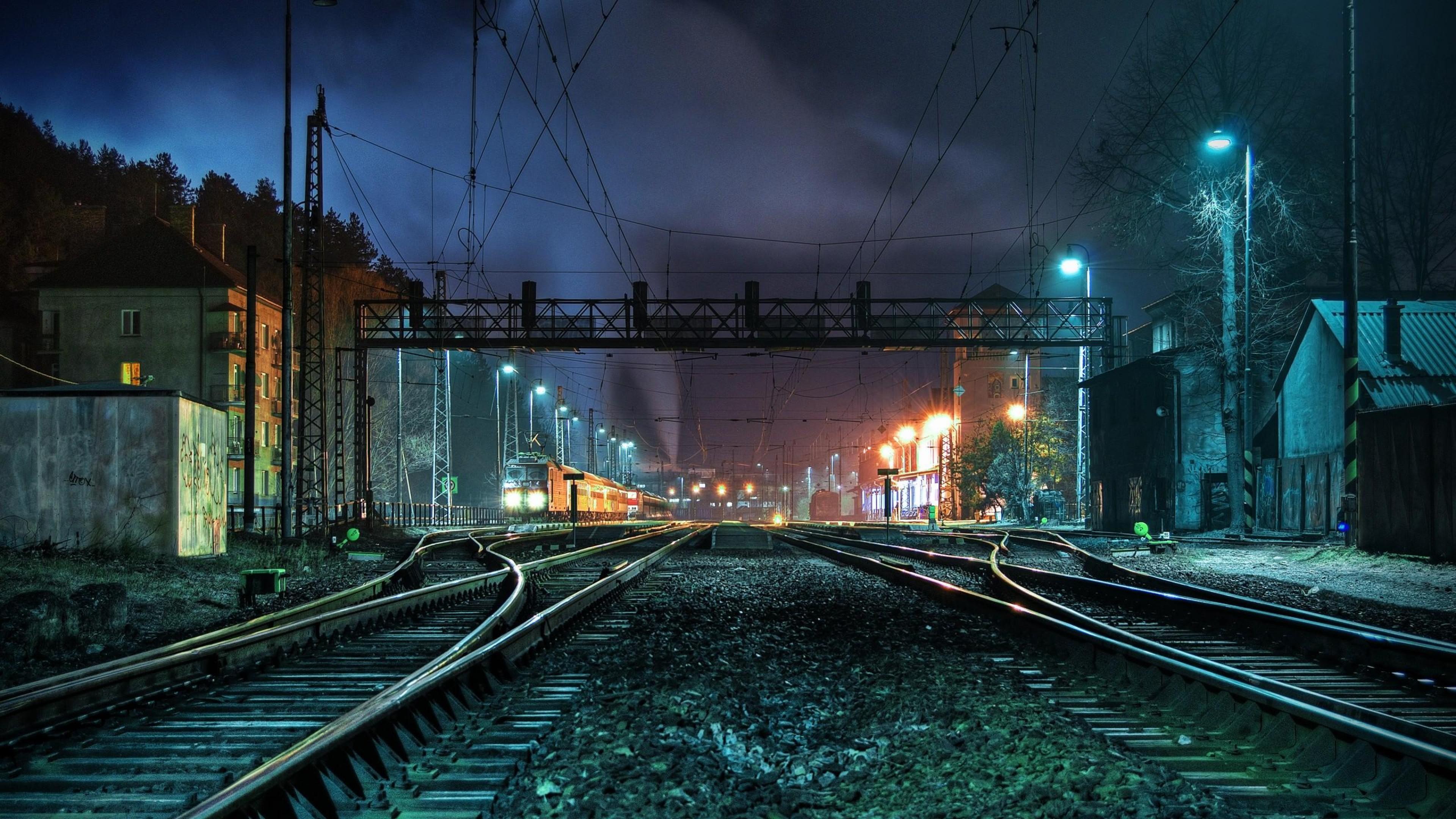 General 3840x2160 train station Slovakia night train railway low light