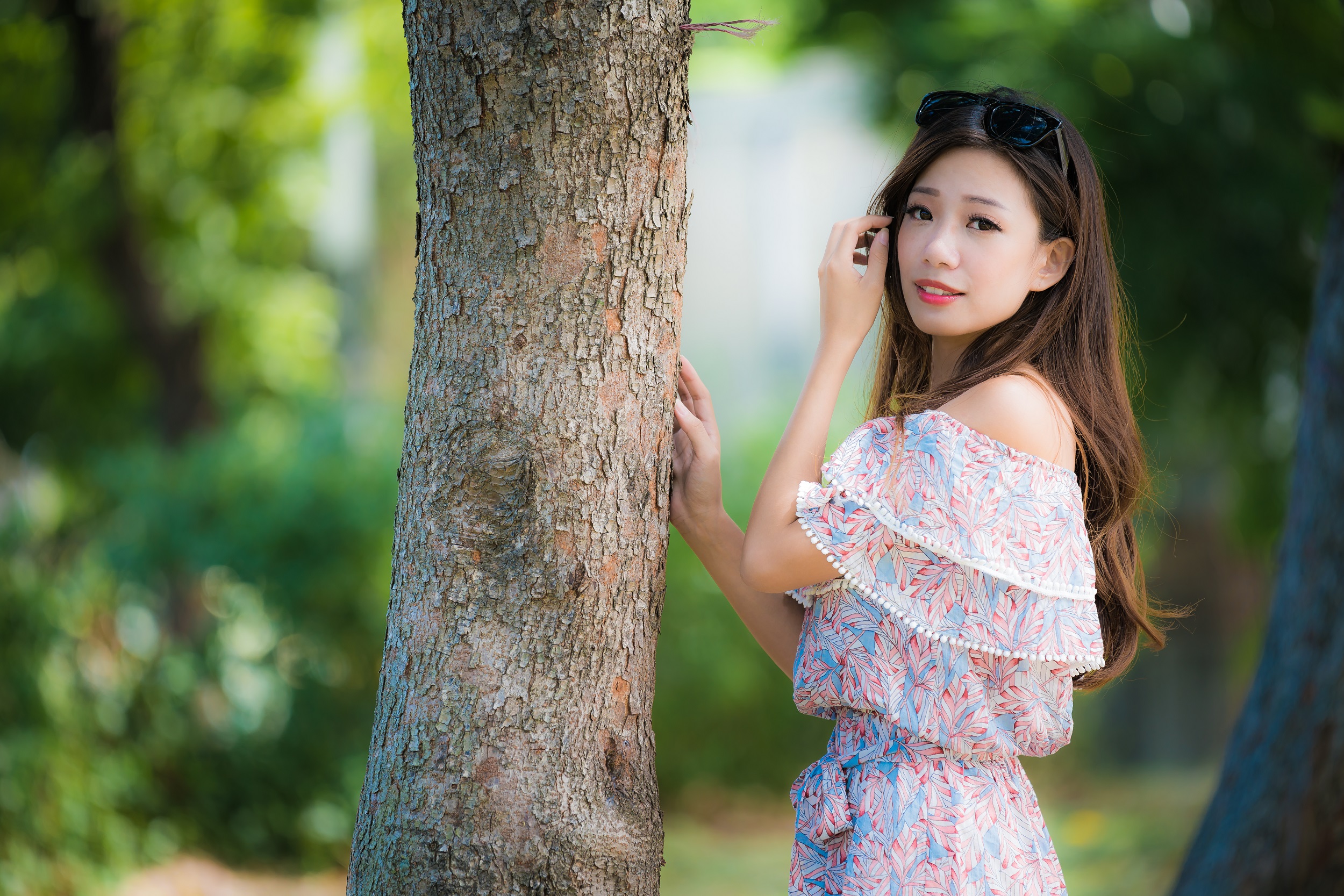 People 2500x1667 women model Asian brunette looking at viewer smiling touching hair side view trees dress long hair sunglasses depth of field women outdoors
