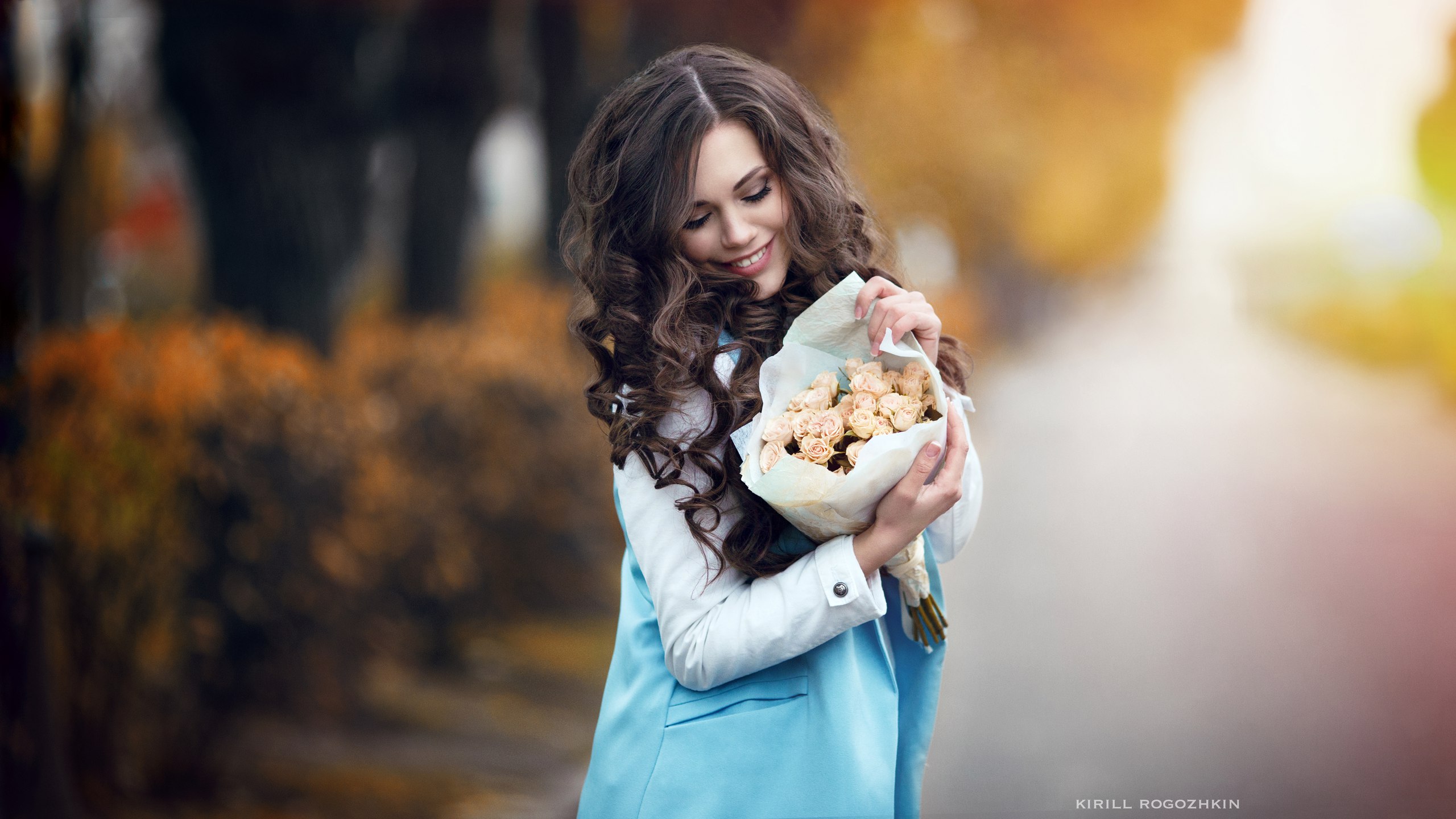 People 2560x1440 flowers plants curly hair women outdoors blue long hair women Kirill Rogozhkin smiling