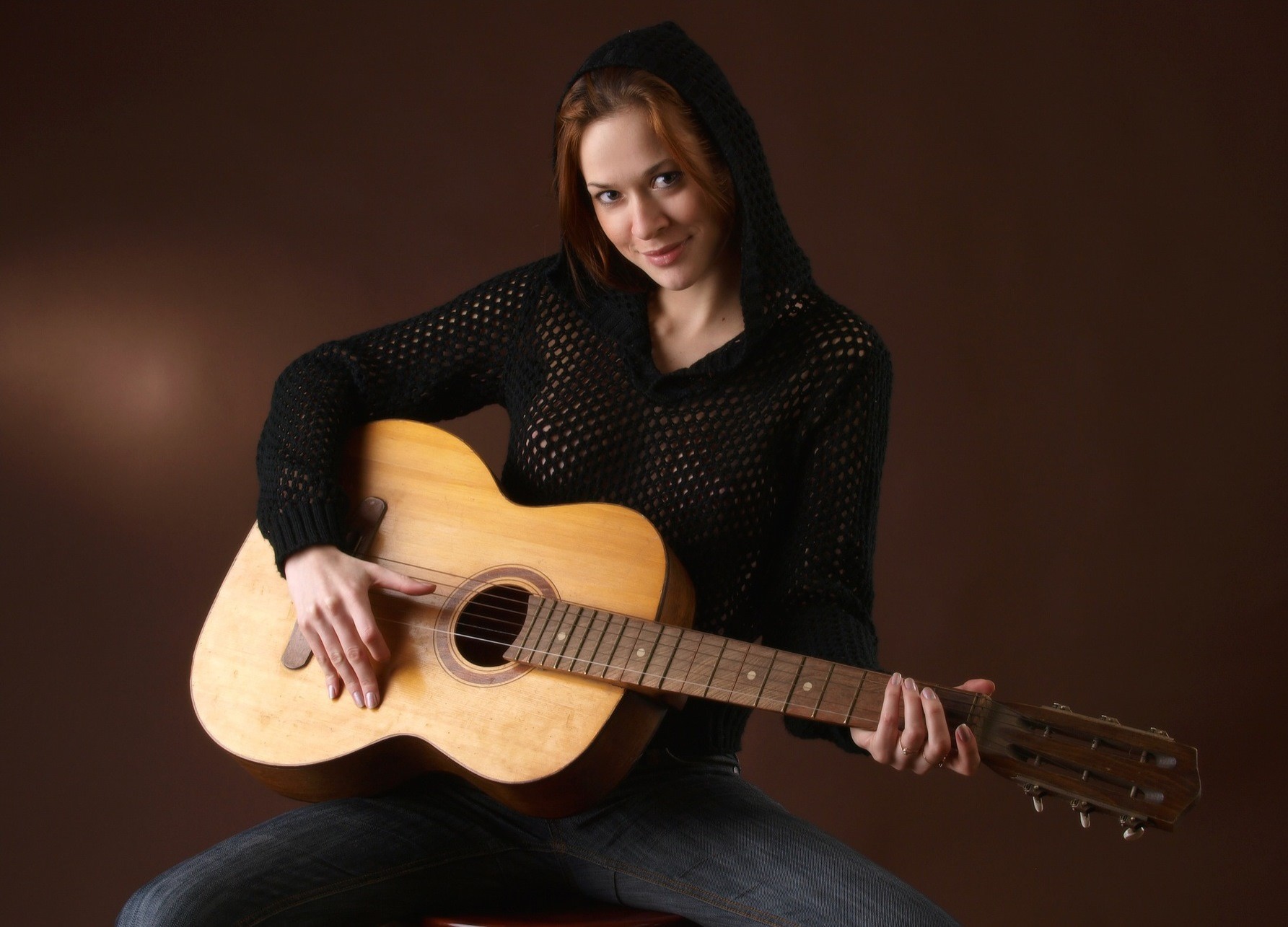 People 1785x1285 guitar women model see-through clothing knit fabric nipples through clothing women indoors indoors musical instrument spread legs sitting brown background simple background smiling looking at viewer studio