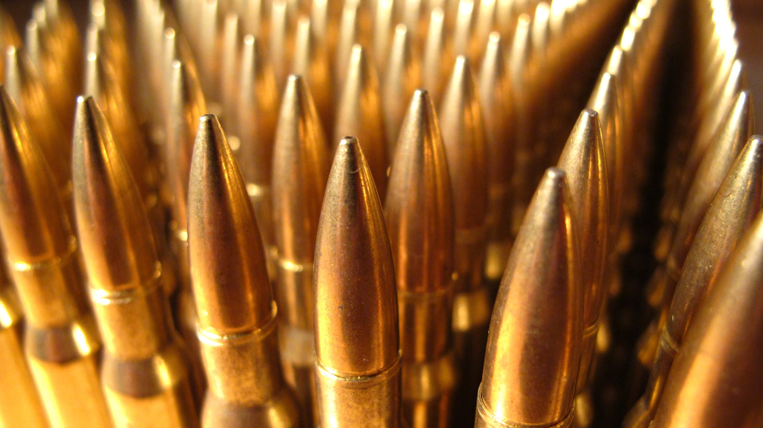 General 3000x1684 ammunition macro metal bullet yellow