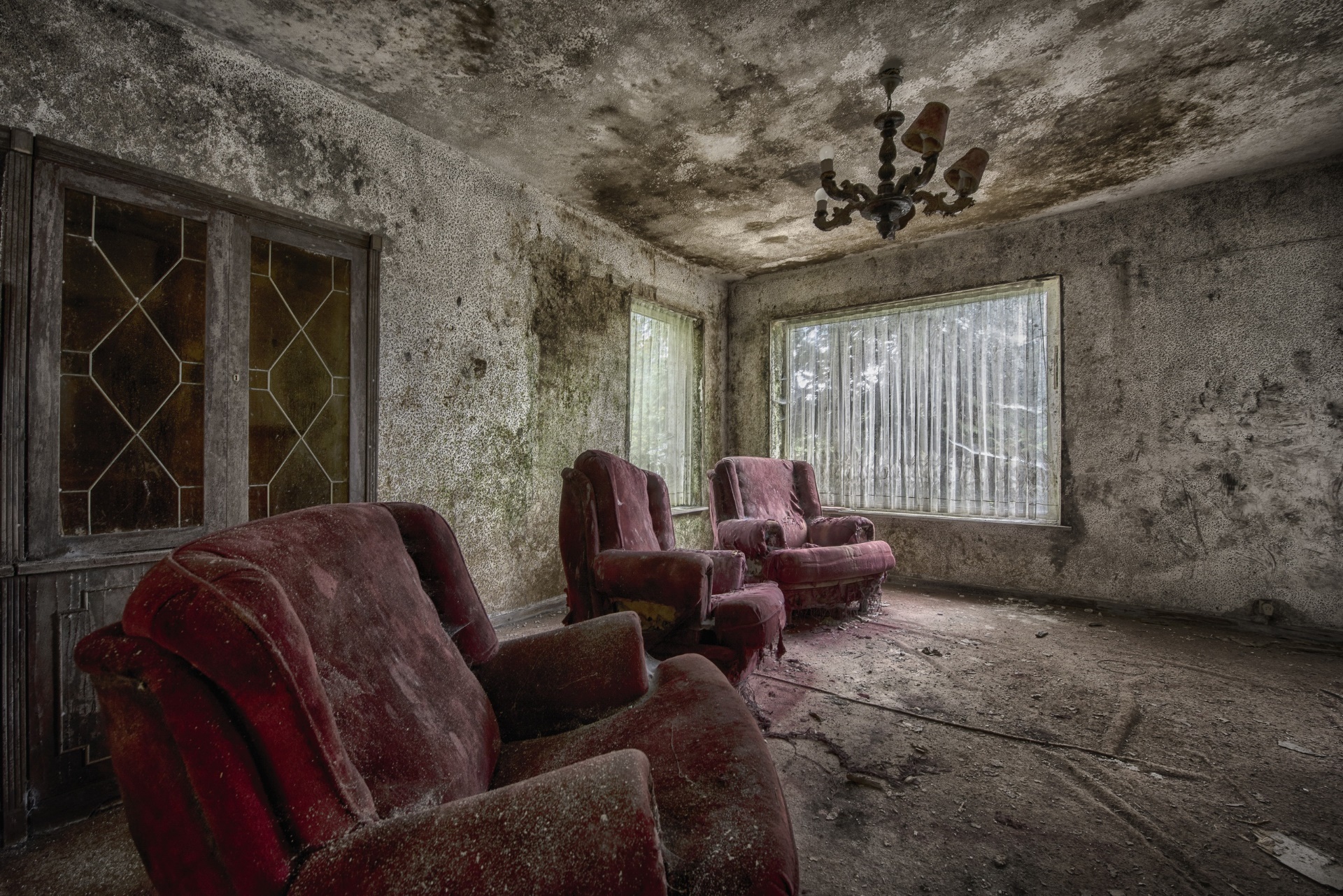 General 1920x1282 old chair room interior ruins dust abandoned