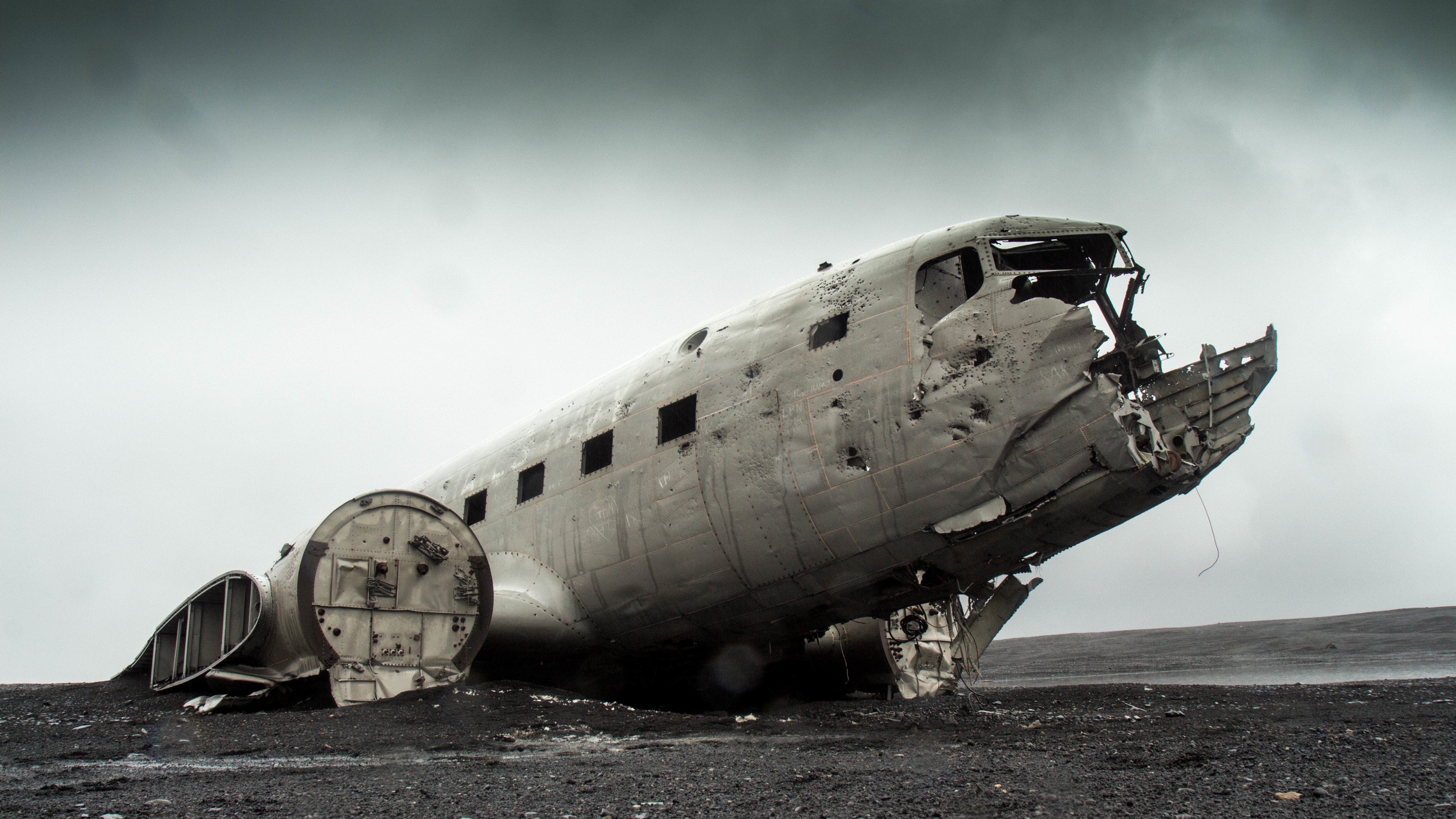 General 5184x2916 photography airplane wreck overcast military vehicle vehicle aircraft