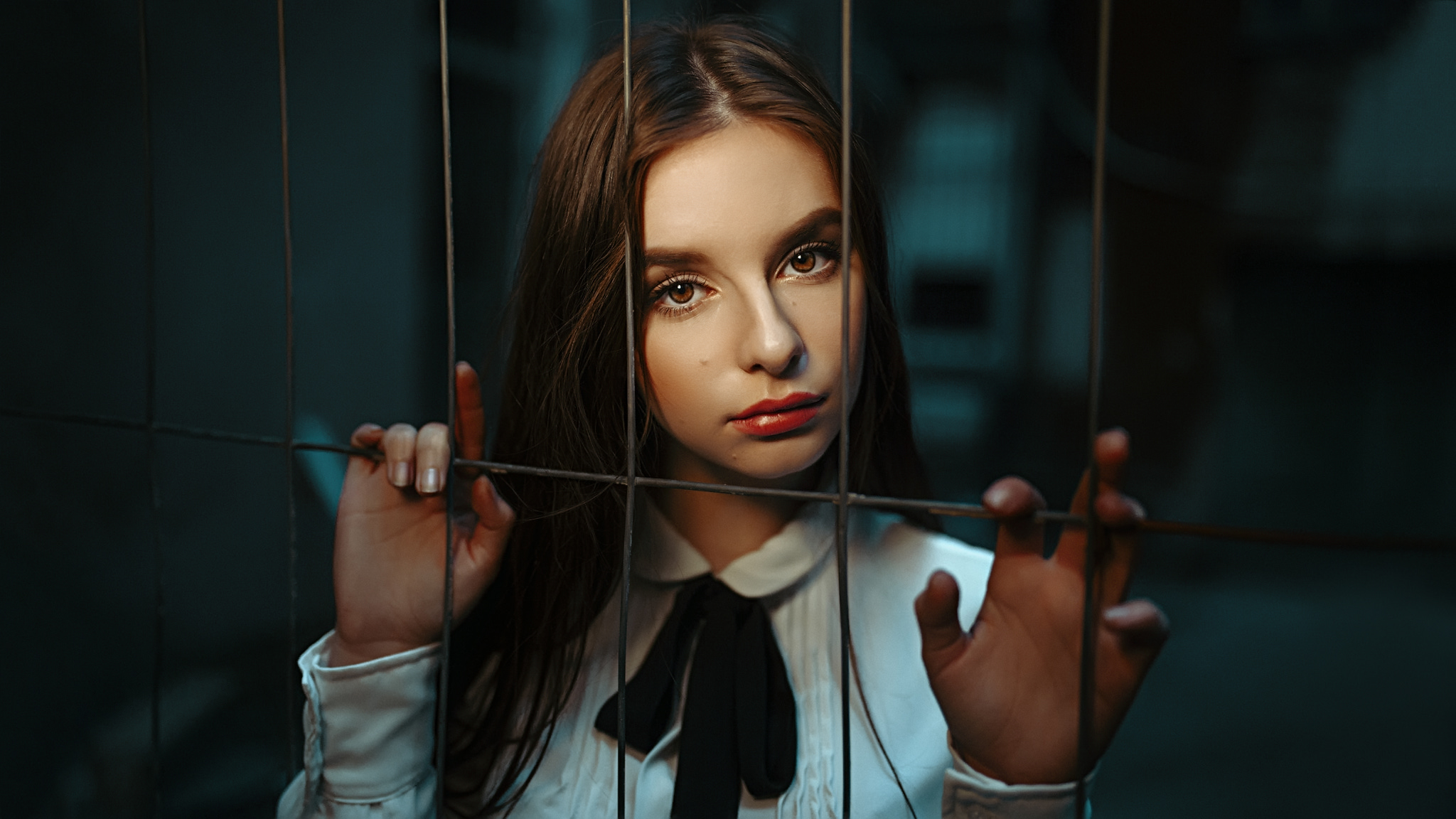 People 2048x1152 women Damian Piórko face portrait brown eyes red lipstick long hair Polish women Polish model frontal view Polish Victoria Cwynar model makeup fence closeup