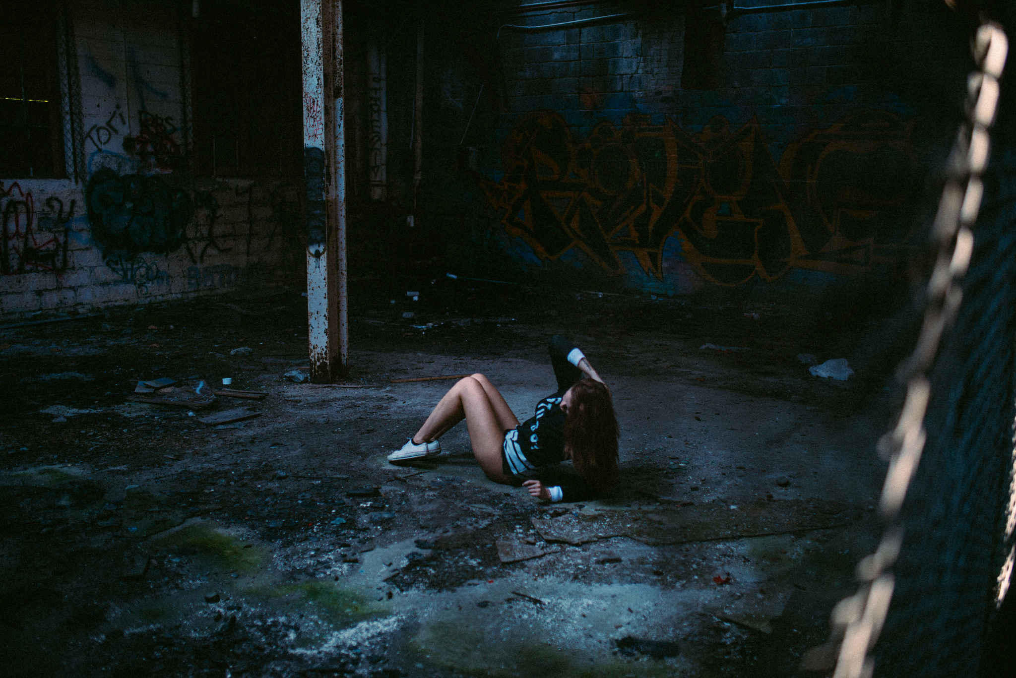 People 2048x1367 women lying down dark on the floor legs ruins urban decay