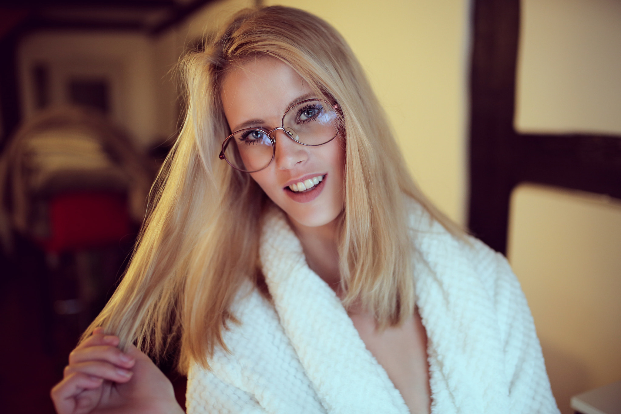 People 2048x1365 André Eversloh women model women with glasses long hair 500px