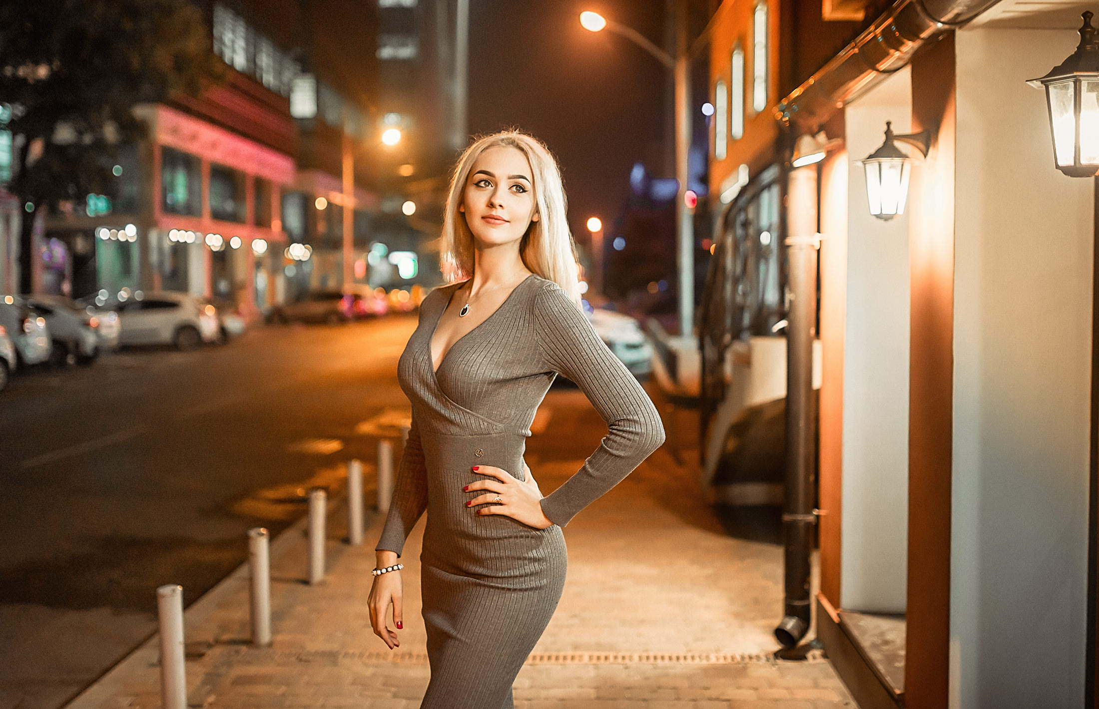 People 2200x1420 women portrait tight dress blonde women outdoors necklace cleavage red nails depth of field smiling looking away