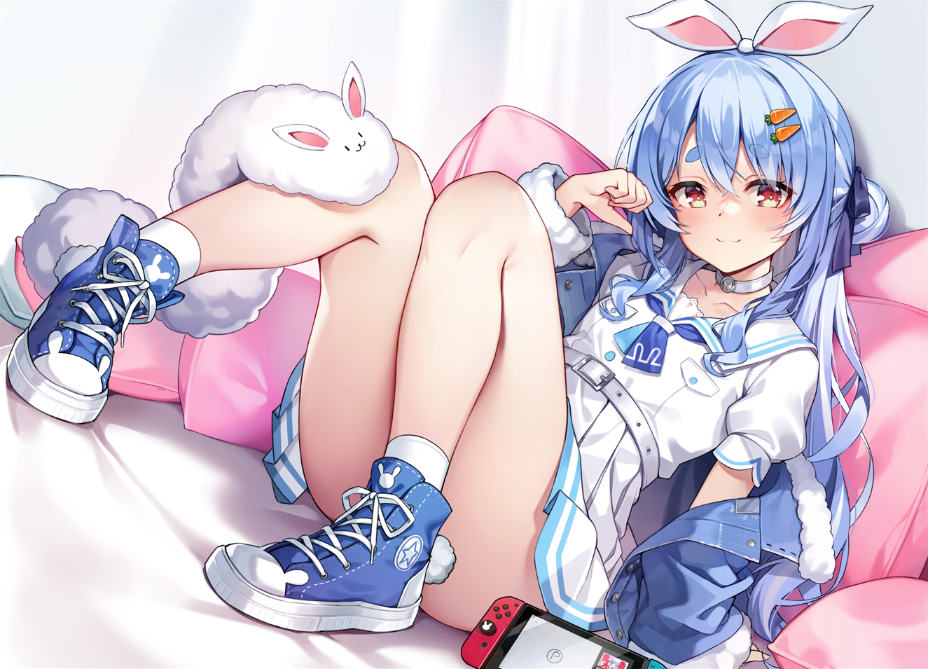 Anime 1325x955 Usada Pekora thighs sneakers Hololive Virtual Youtuber blue hair bunny girl Nintendo Switch anime girls smiling looking at viewer legs consoles two tone hair long hair lying on back lying down bunny ears