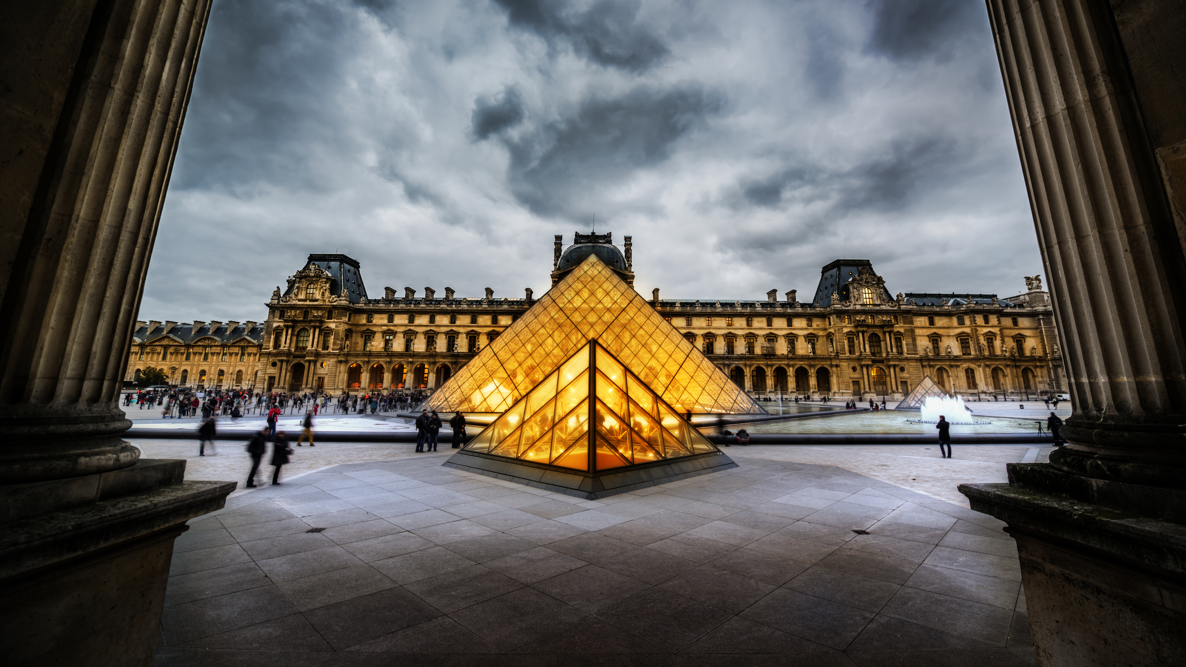 General 3840x2160 Trey Ratcliff photography 4K France building clouds sky people Louvre Paris landmark Europe