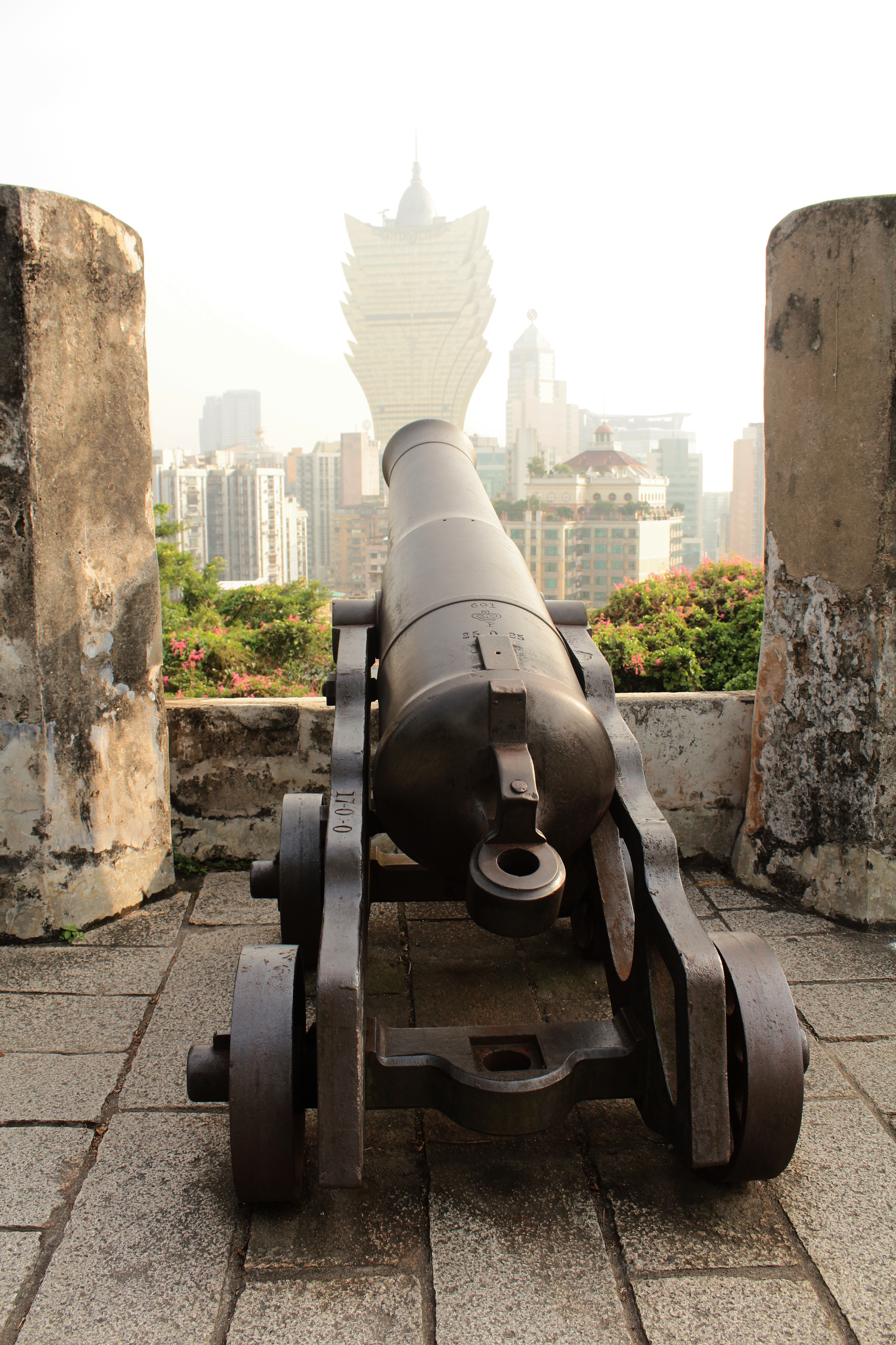 General 3456x5184 casino hotel Macau building skyscraper urban Grand Lisboa cannons artillery portrait display