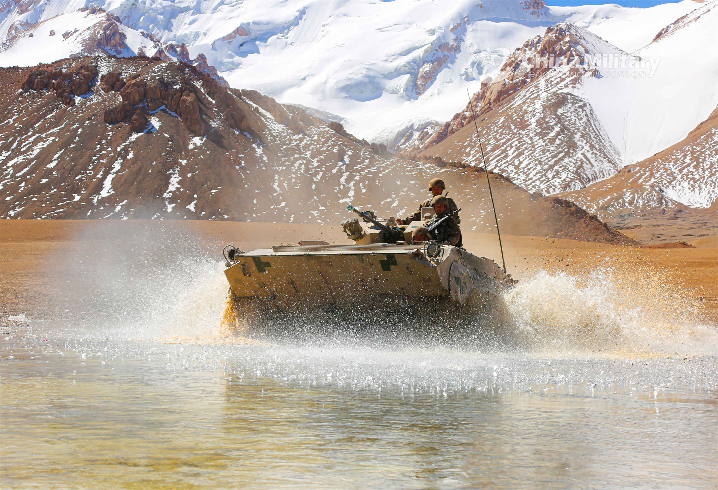 General 2400x1639 Chinese Army tank soldier mountains military watermarked military vehicle vehicle 2022 (year) splashes water splash training military training