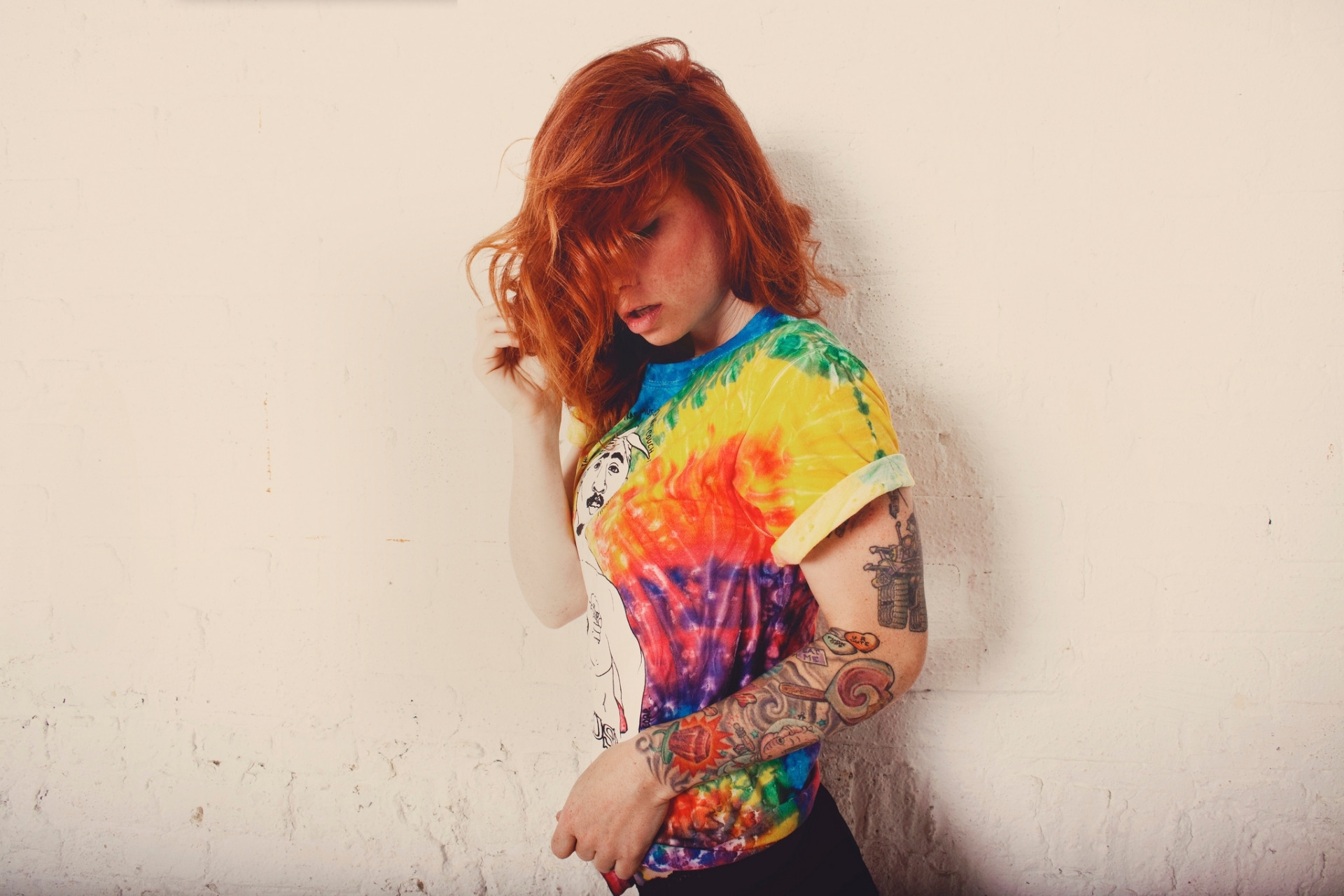 People 1920x1280 model tattoo sleeve open mouth caressing touching hair T-shirt tattoo simple background redhead women messy hair Hattie Watson