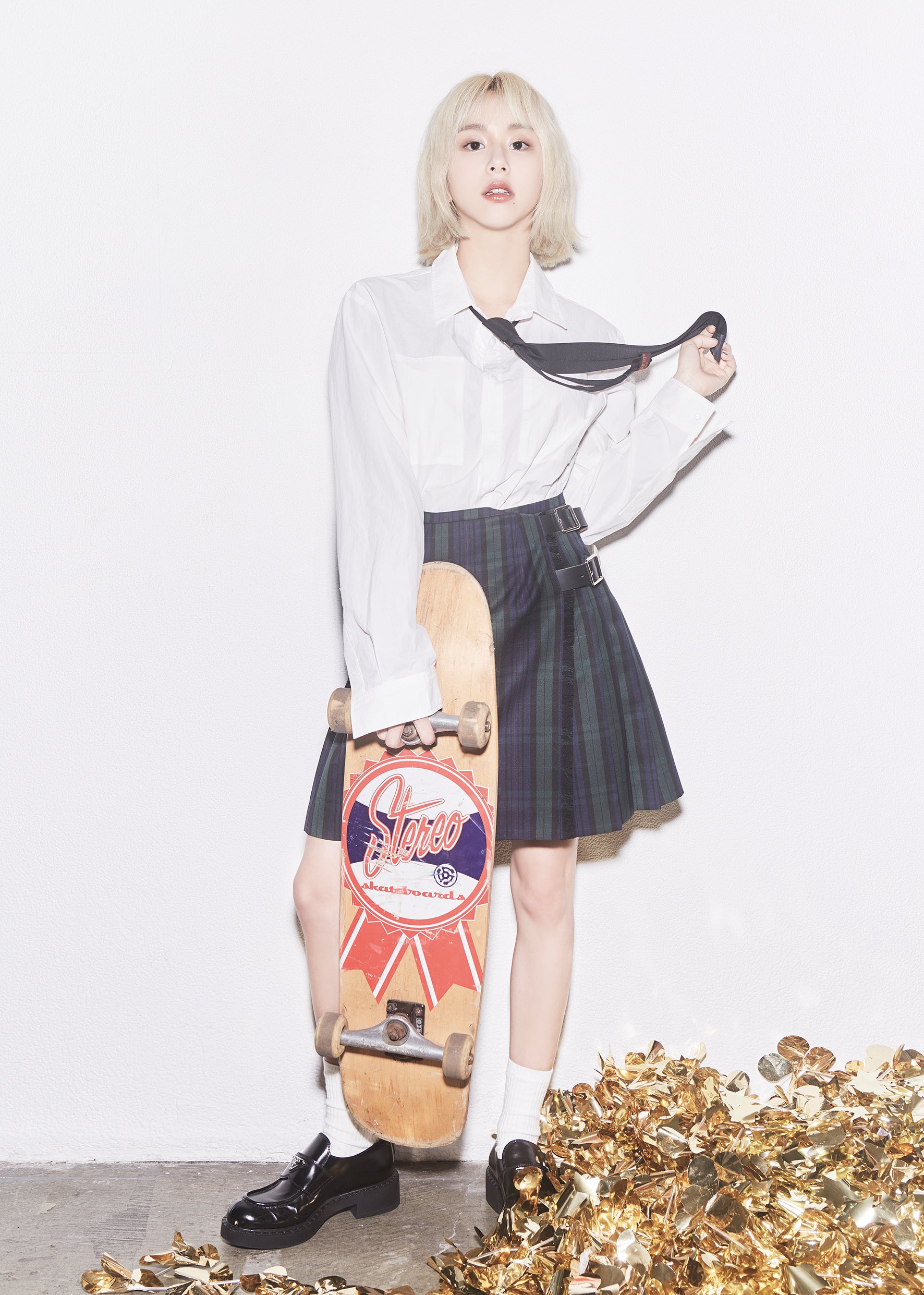 People 1772x2483 twice chaeyoung K-pop Asian blonde skateboard Girl Band school uniform women